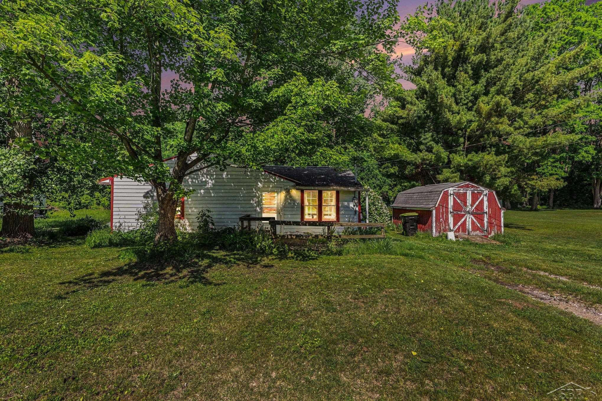 15 Welch Drive, Midland, MI 48640