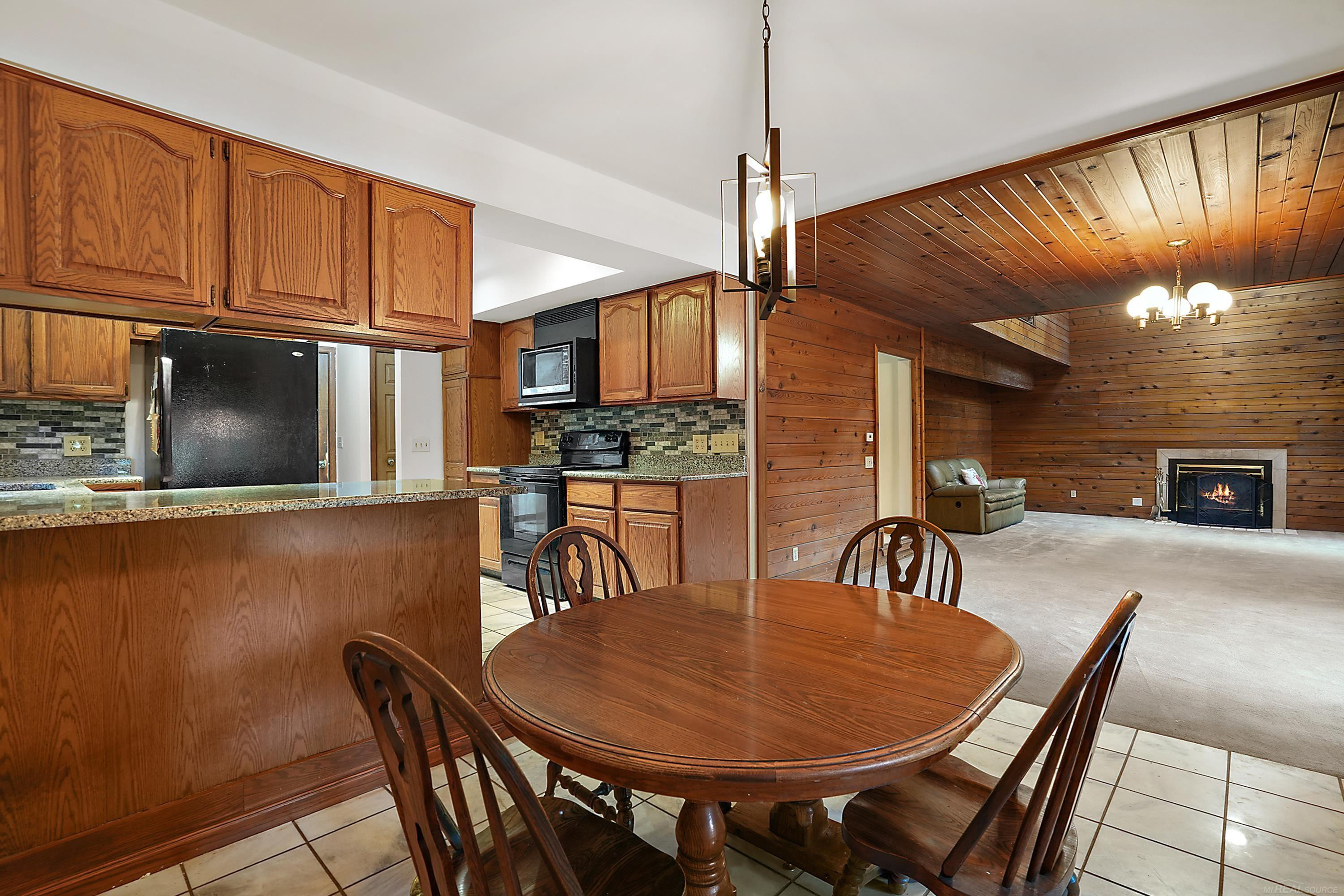 11535 Longden Avenue, Pinckney, MI 48169 — Photo 8