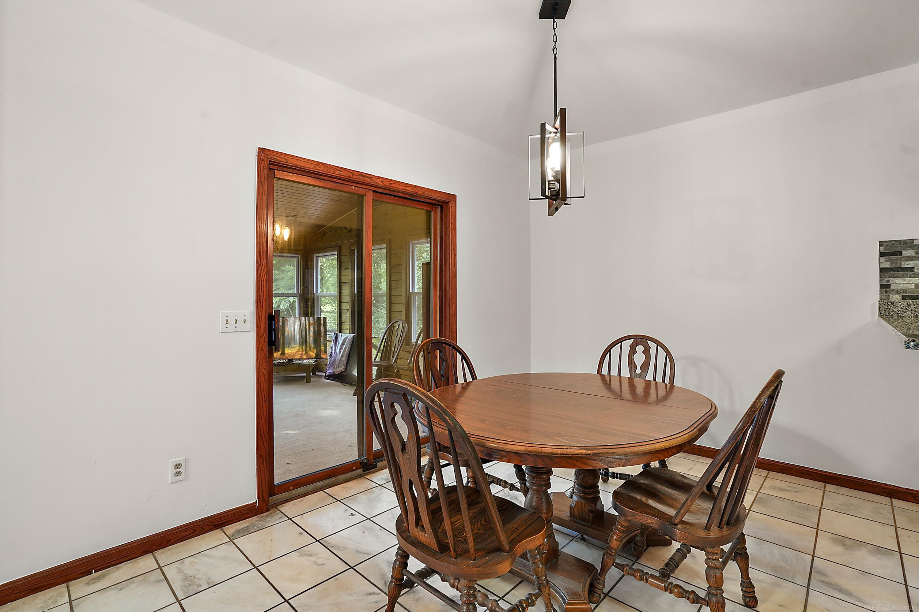 11535 Longden Avenue, Pinckney, MI 48169 — Photo 9