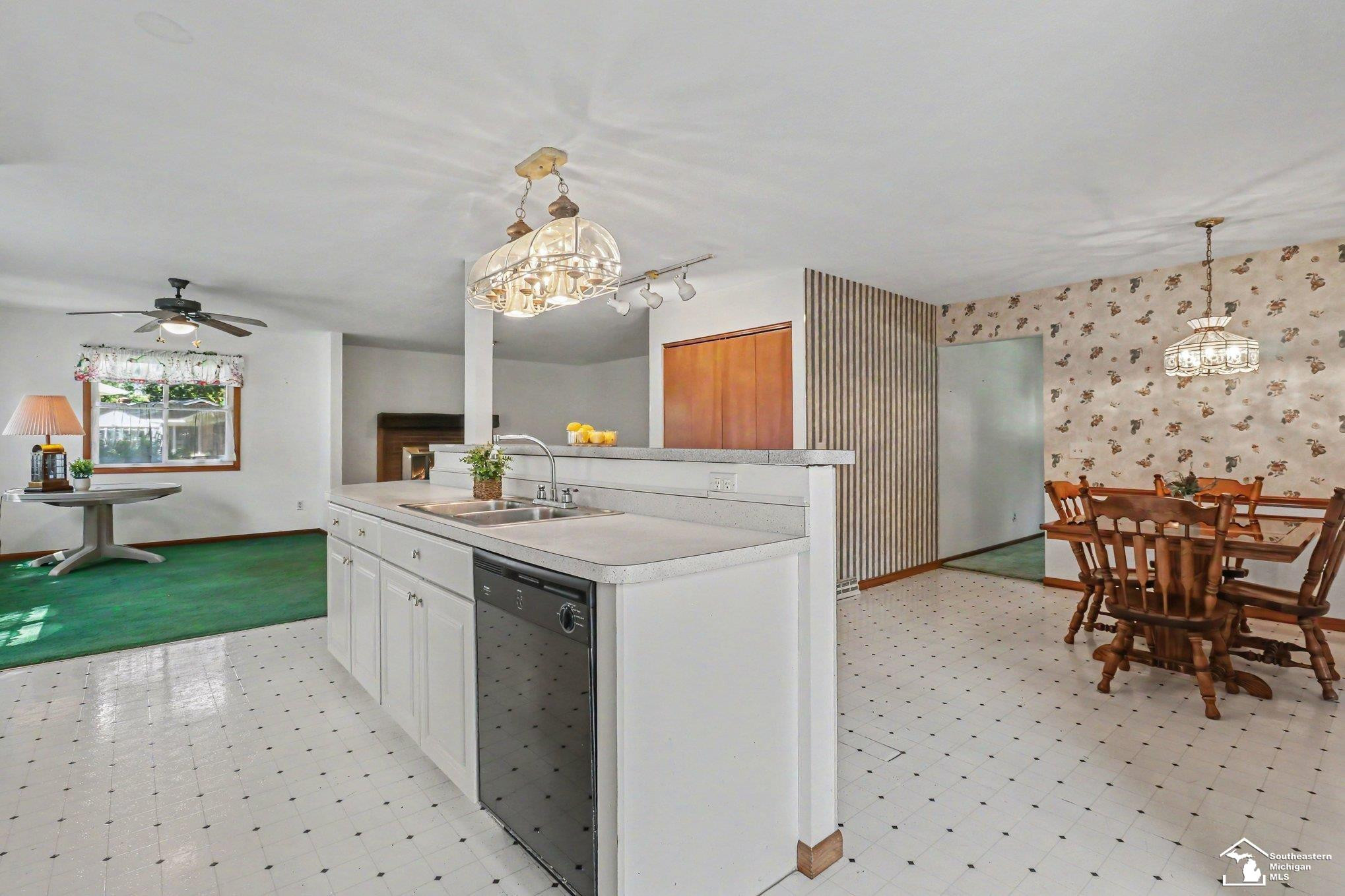 7441 Indian Road, Temperance, MI 48182 — Photo 9