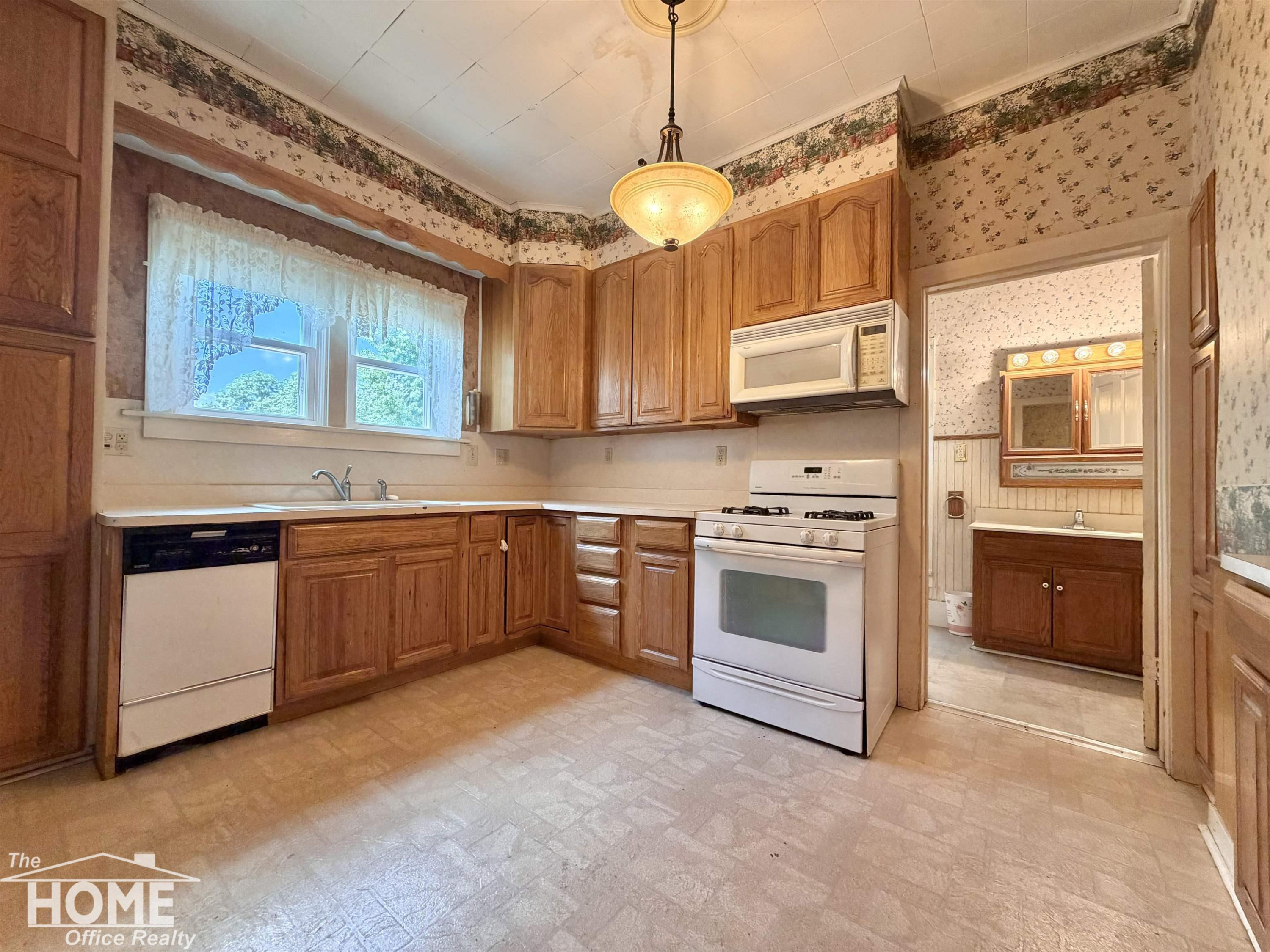 822 S Cedar Street, Owosso, MI 48867 — Photo 5