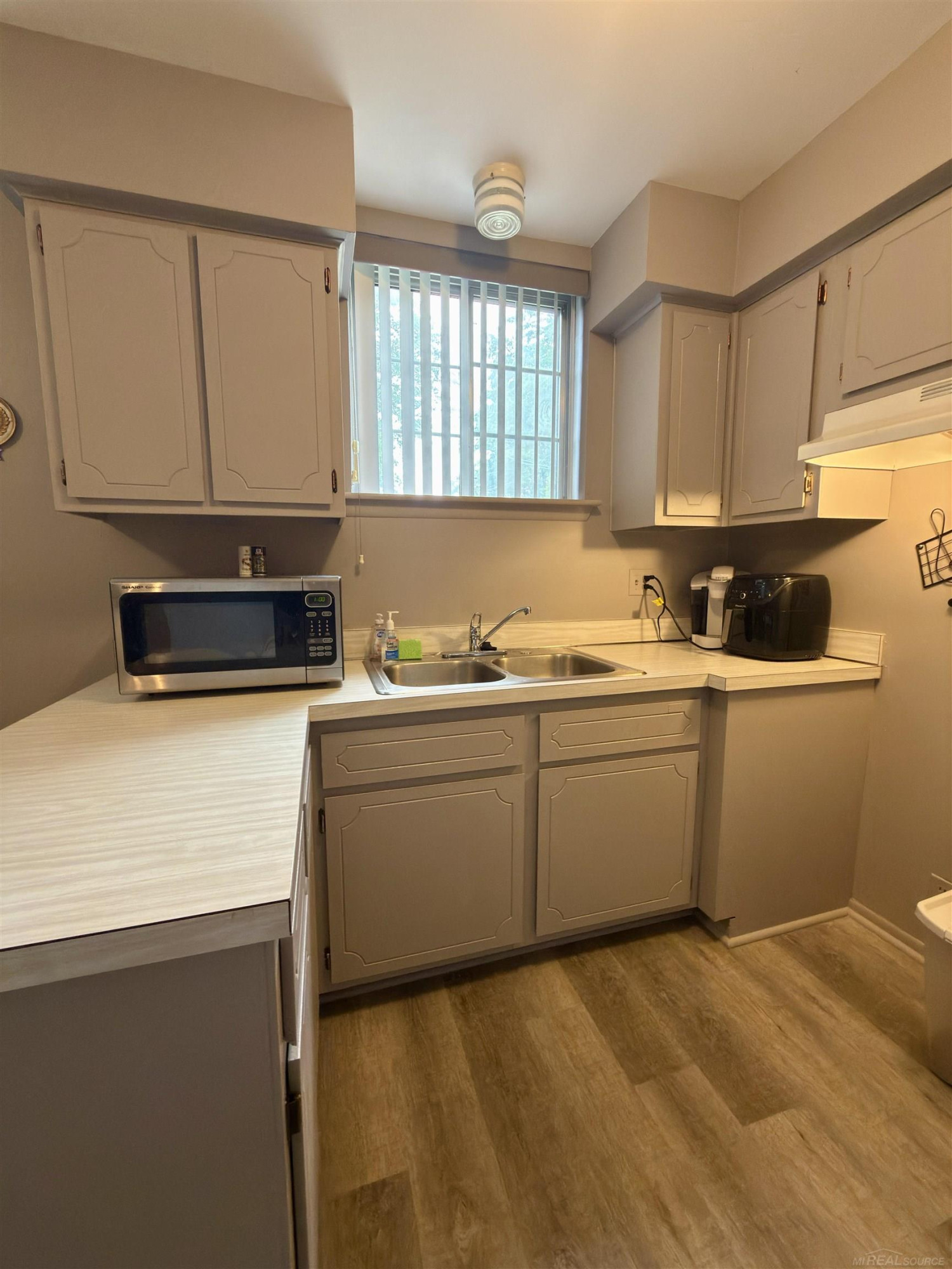 8211 Denwood #4 Drive, Sterling Heights, MI 48312 — Photo 5