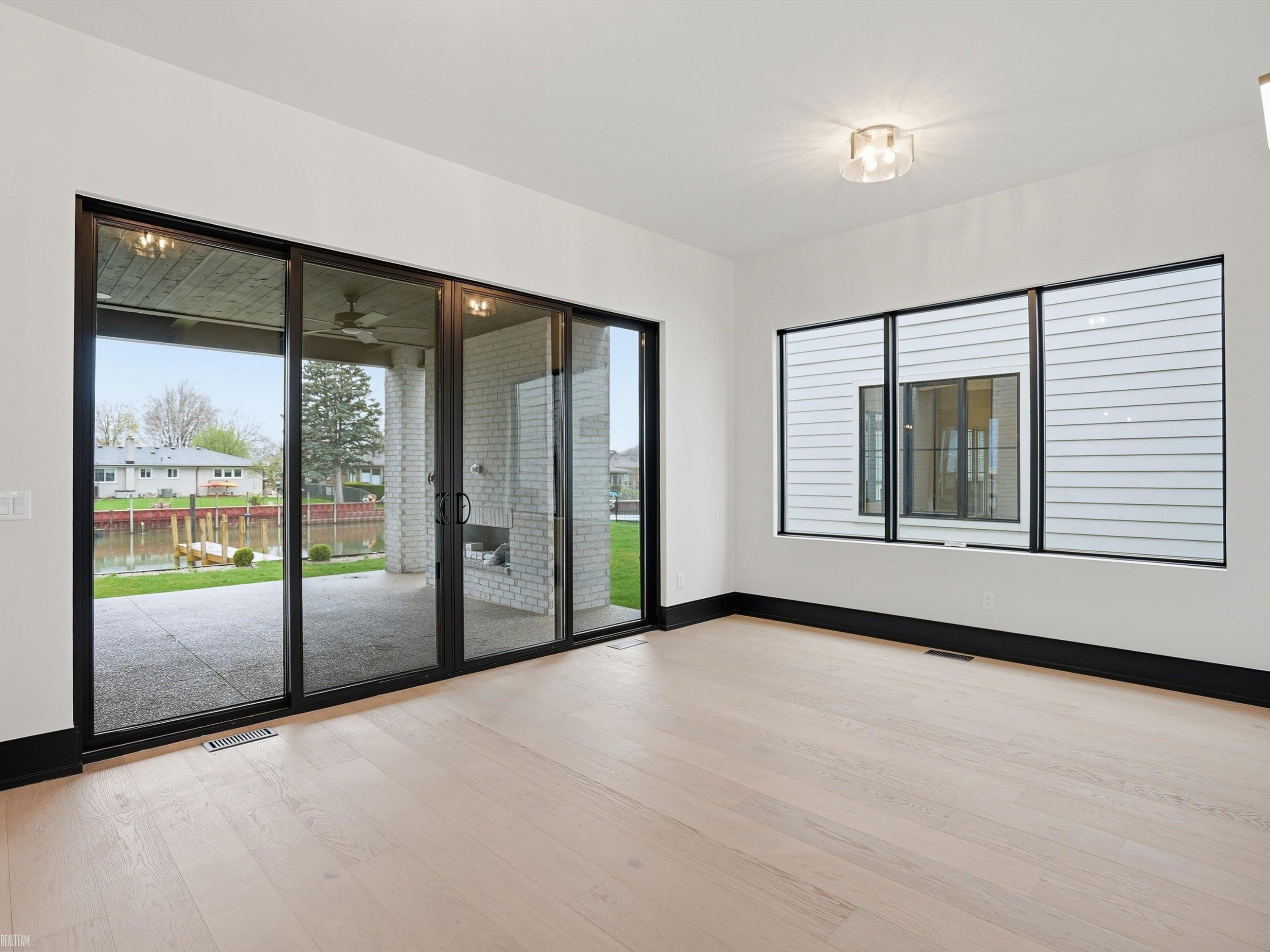 41215 Belvidere Street, MI — Photo 15