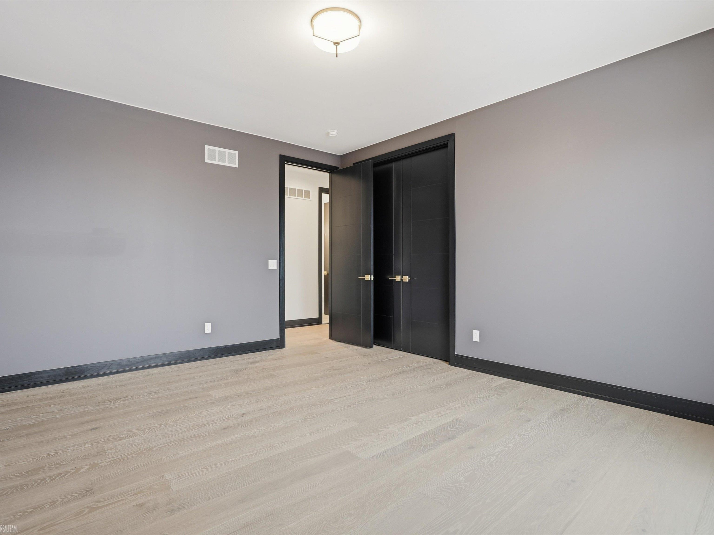 41215 Belvidere Street, MI — Photo 39