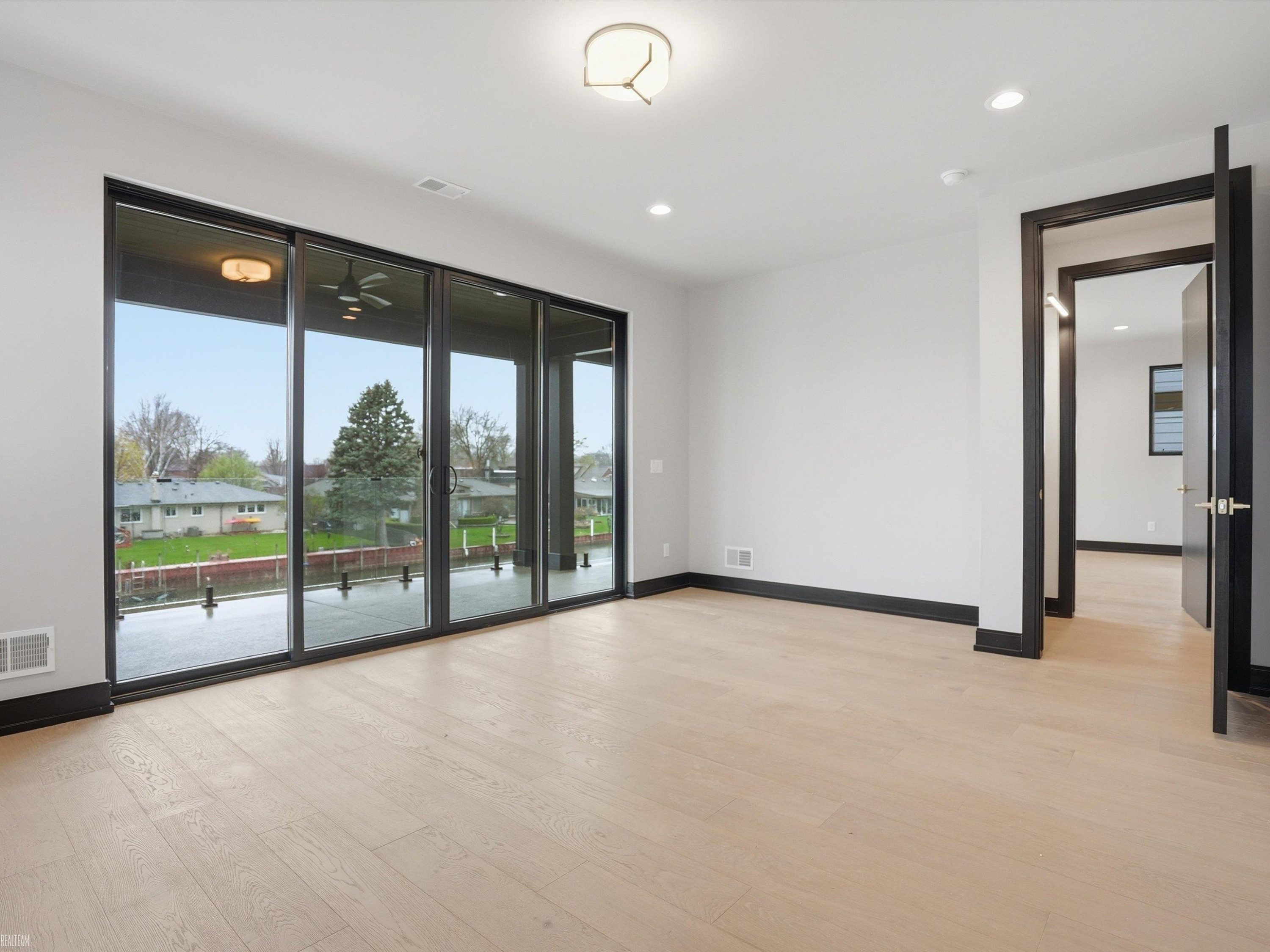 41215 Belvidere Street, MI — Photo 42
