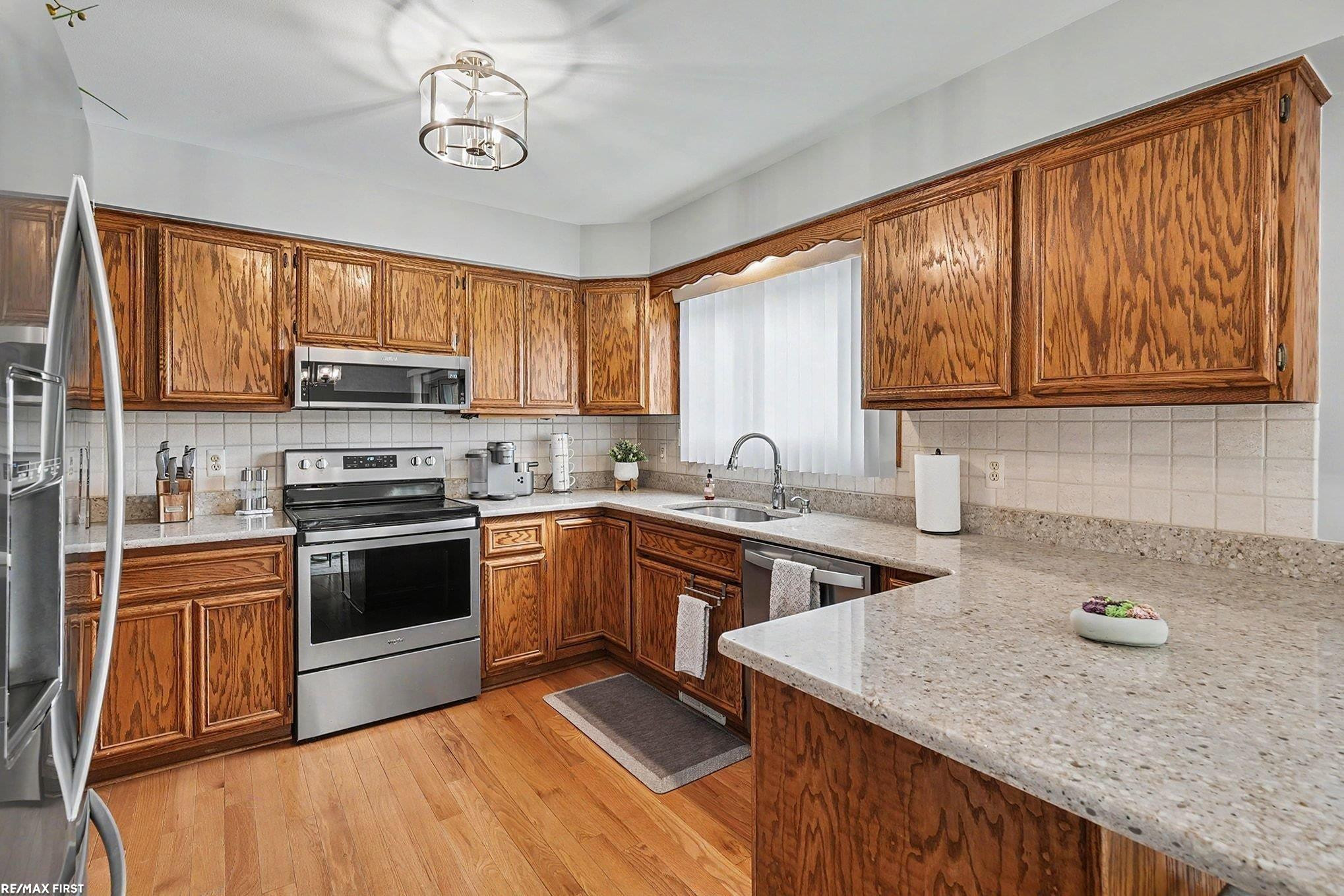 48103 Greenbriar Drive, Macomb, MI 48044 — Photo 7