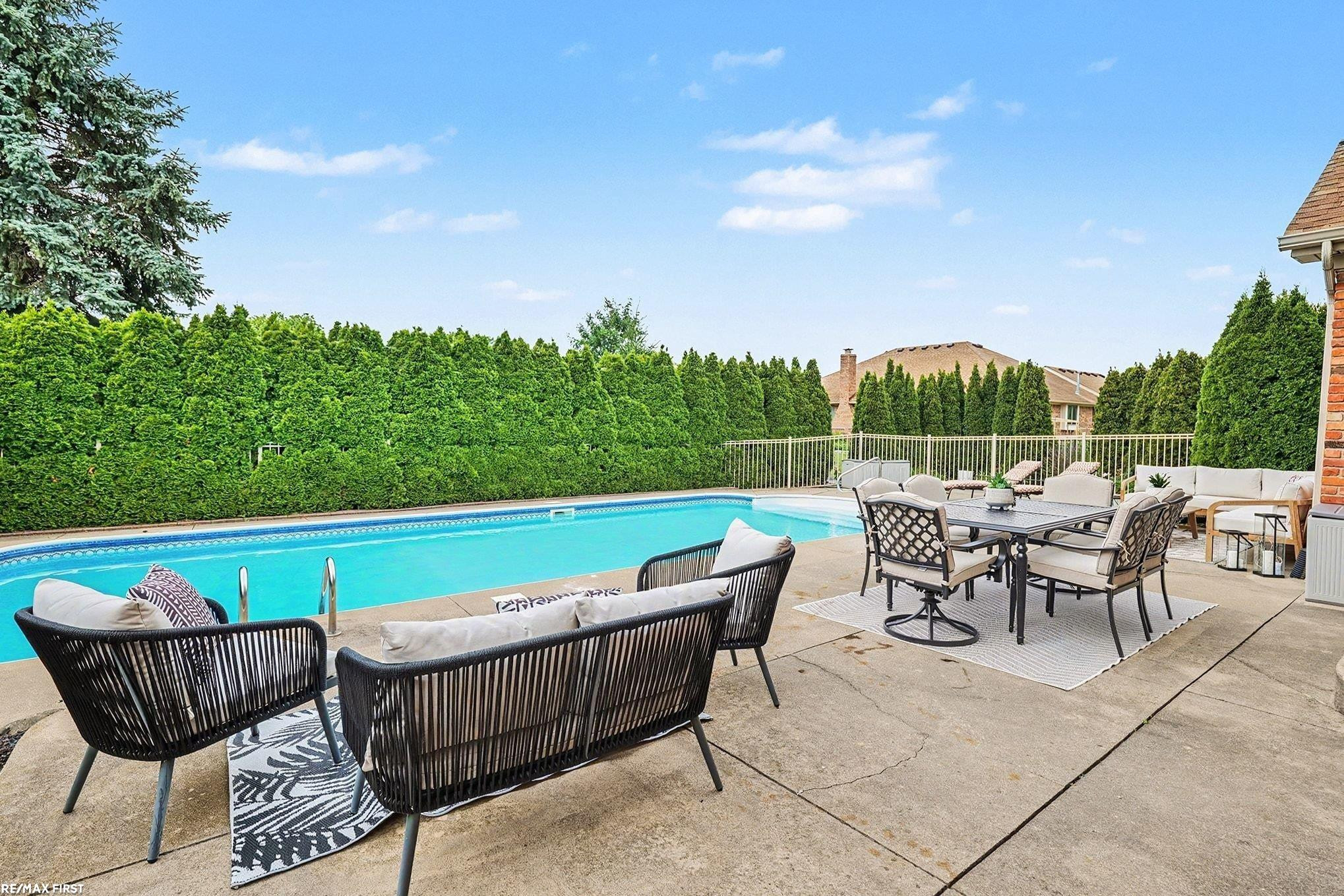 48103 Greenbriar Drive, Macomb, MI 48044 — Photo 36