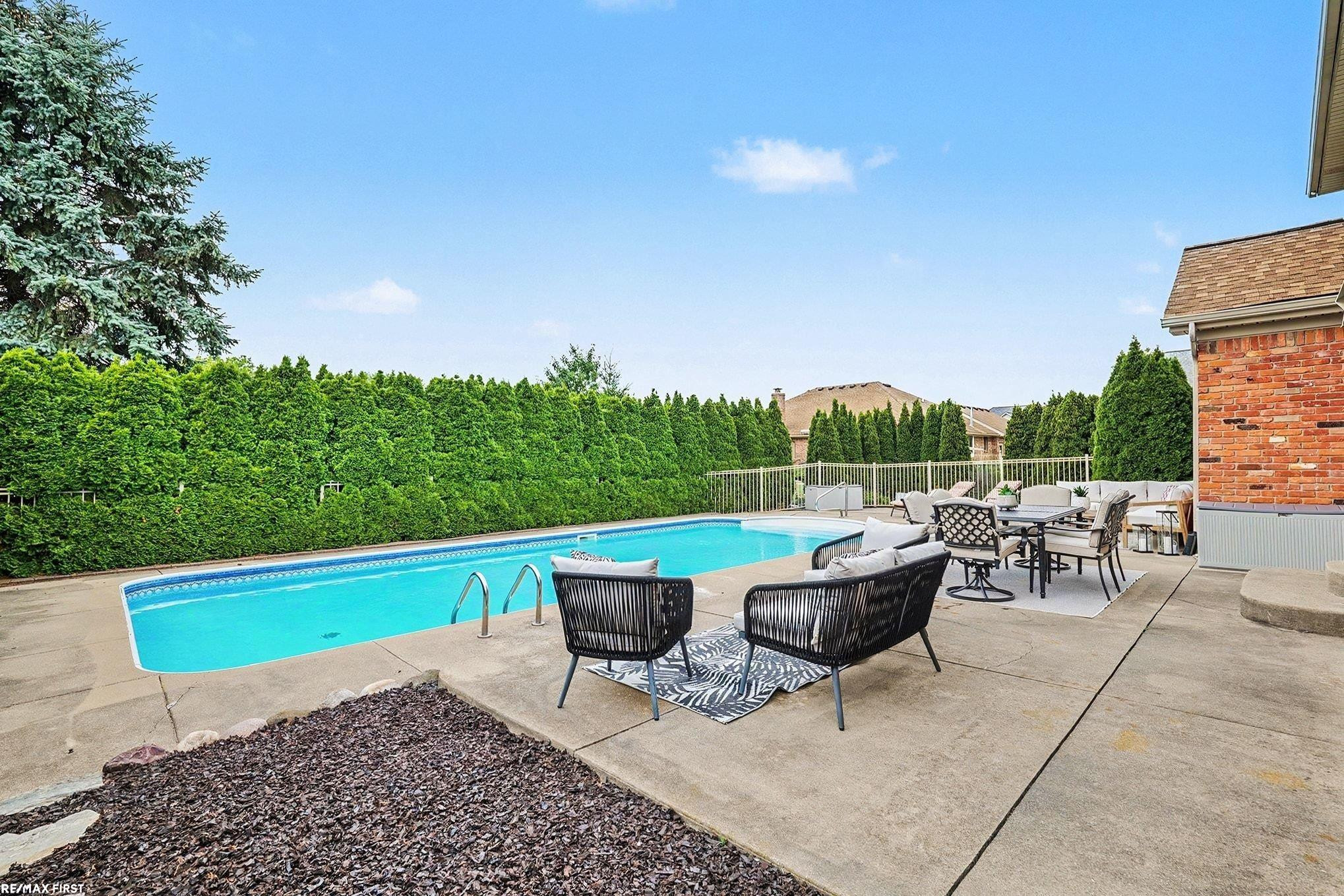 48103 Greenbriar Drive, Macomb, MI 48044 — Photo 37