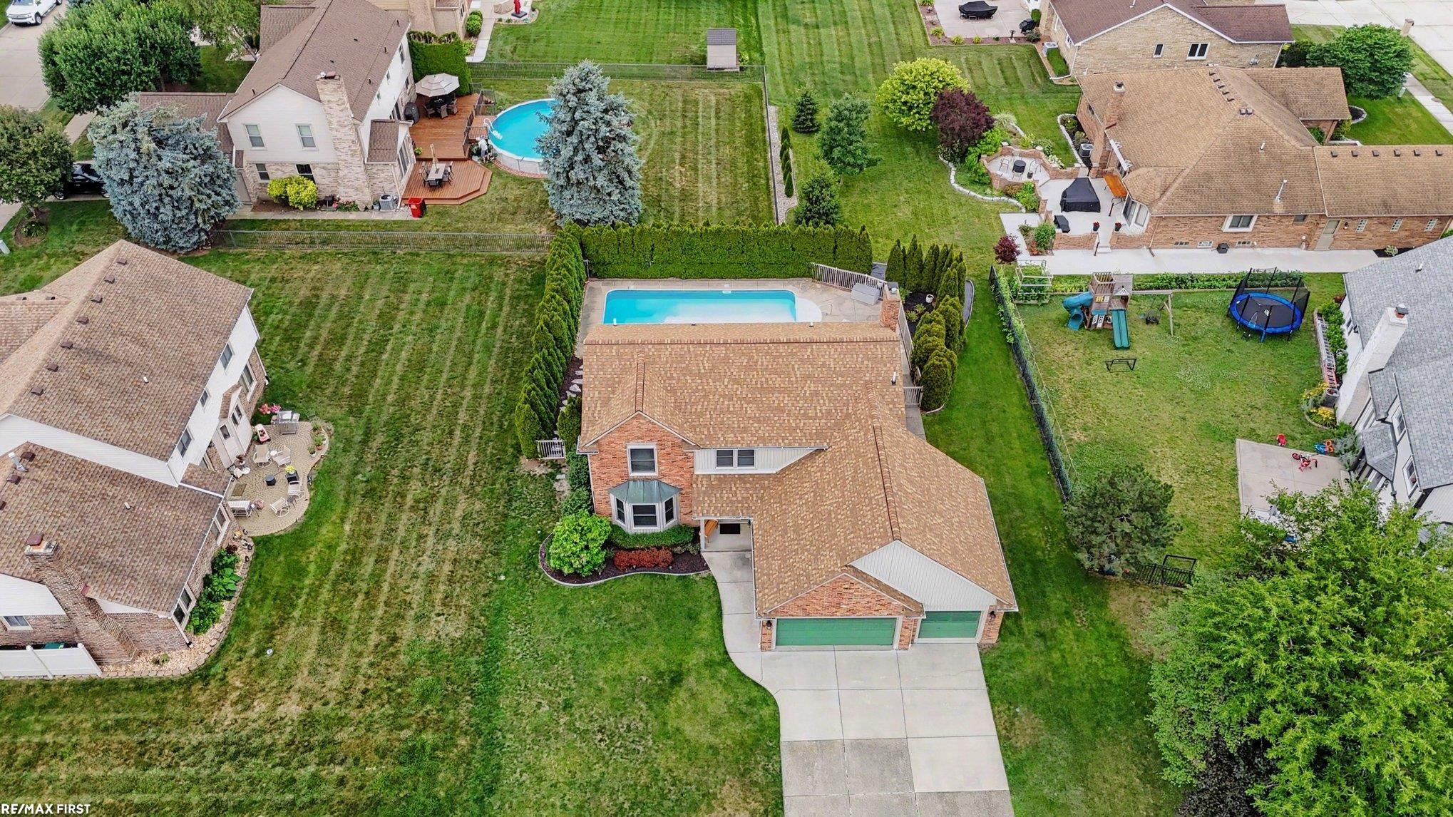 48103 Greenbriar Drive, Macomb, MI 48044 — Photo 40