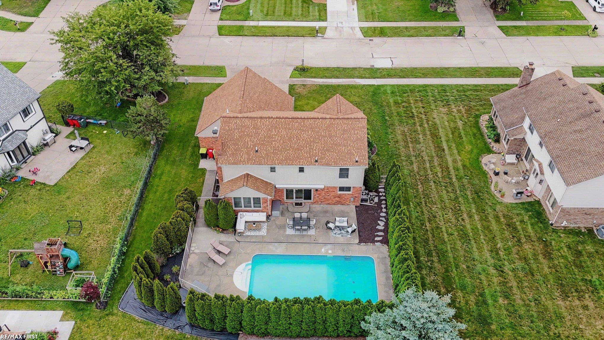 48103 Greenbriar Drive, Macomb, MI 48044 — Photo 43