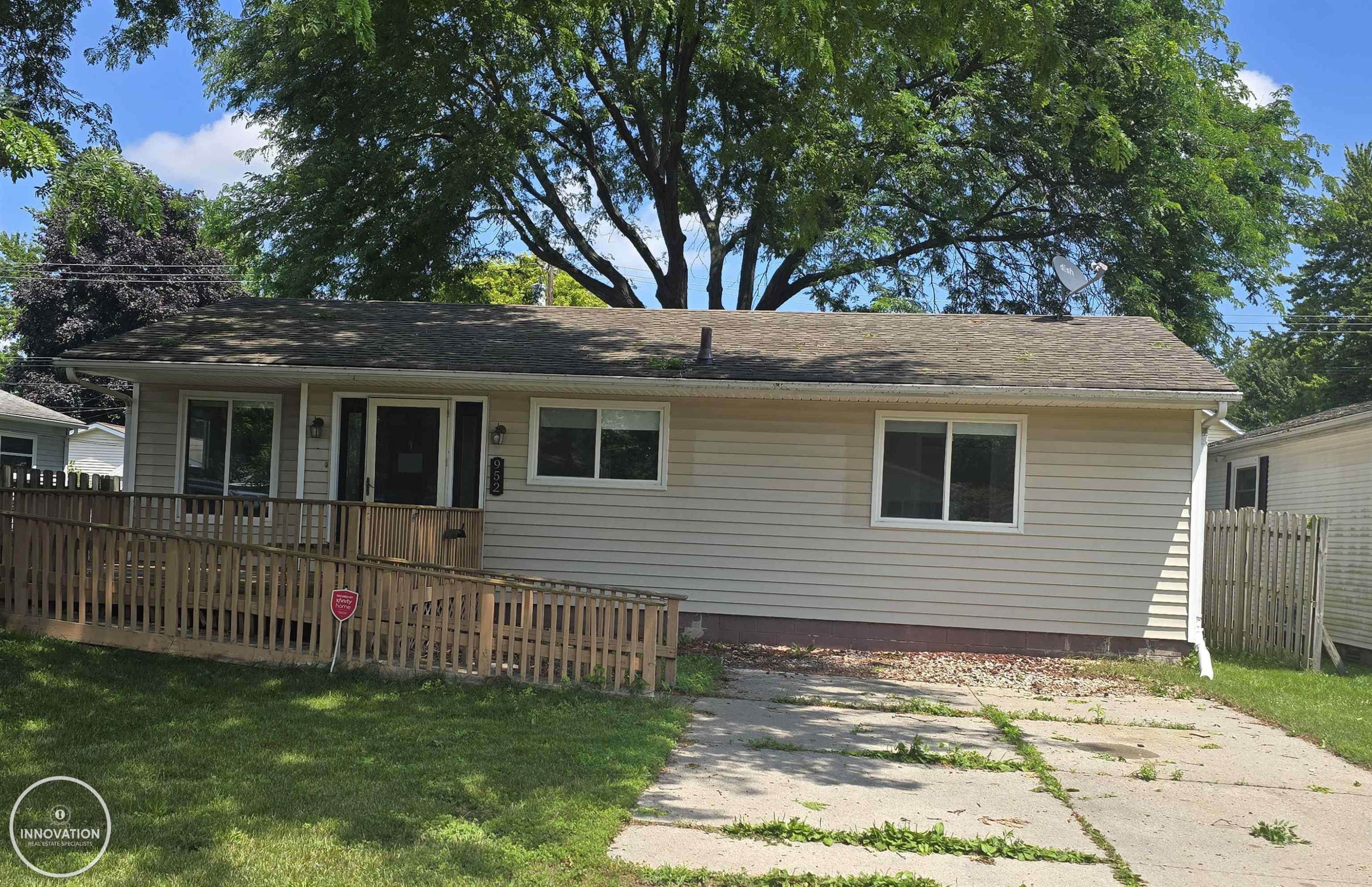952 Liberty Street, Algonac, MI 48001 — front exterior