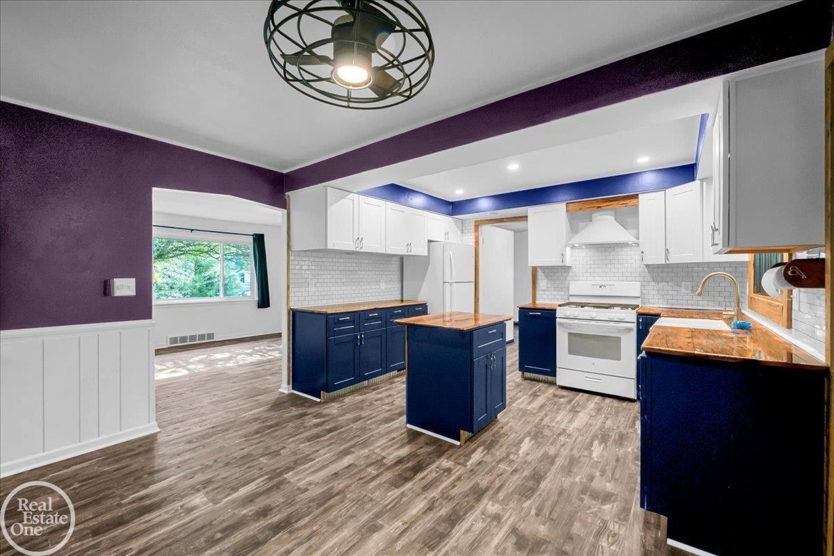 52161 Brentwood Drive, Shelby Twp, MI 48316 — Photo 12