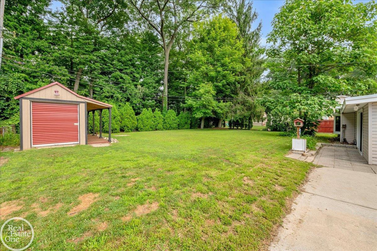 52161 Brentwood Drive, Shelby Twp, MI 48316 — Photo 28