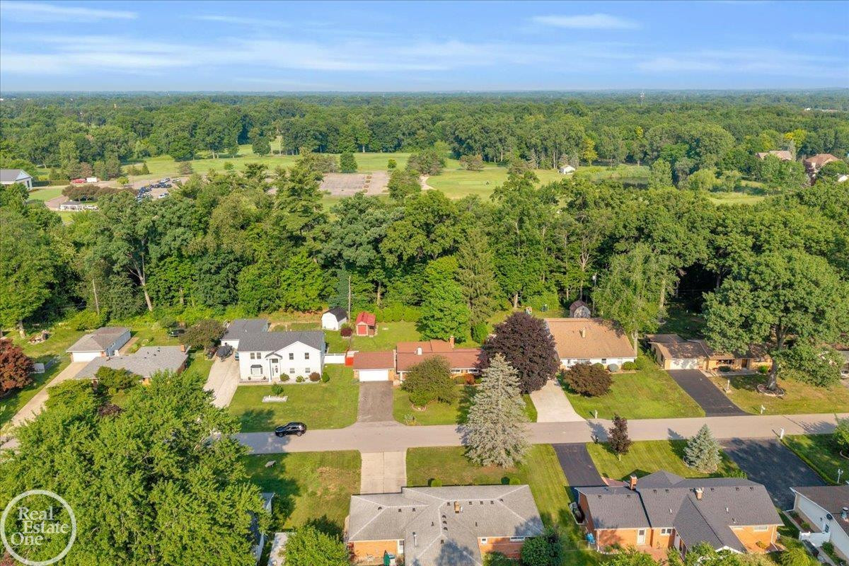 52161 Brentwood Drive, Shelby Twp, MI 48316 — Photo 35