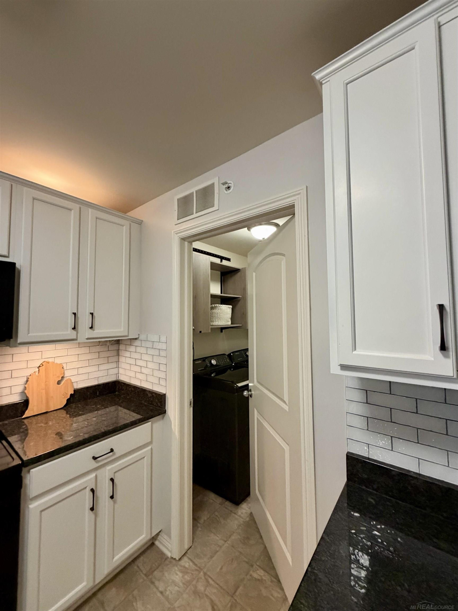 7013 Boulder Pointe Drive, Washington, MI — Photo 5