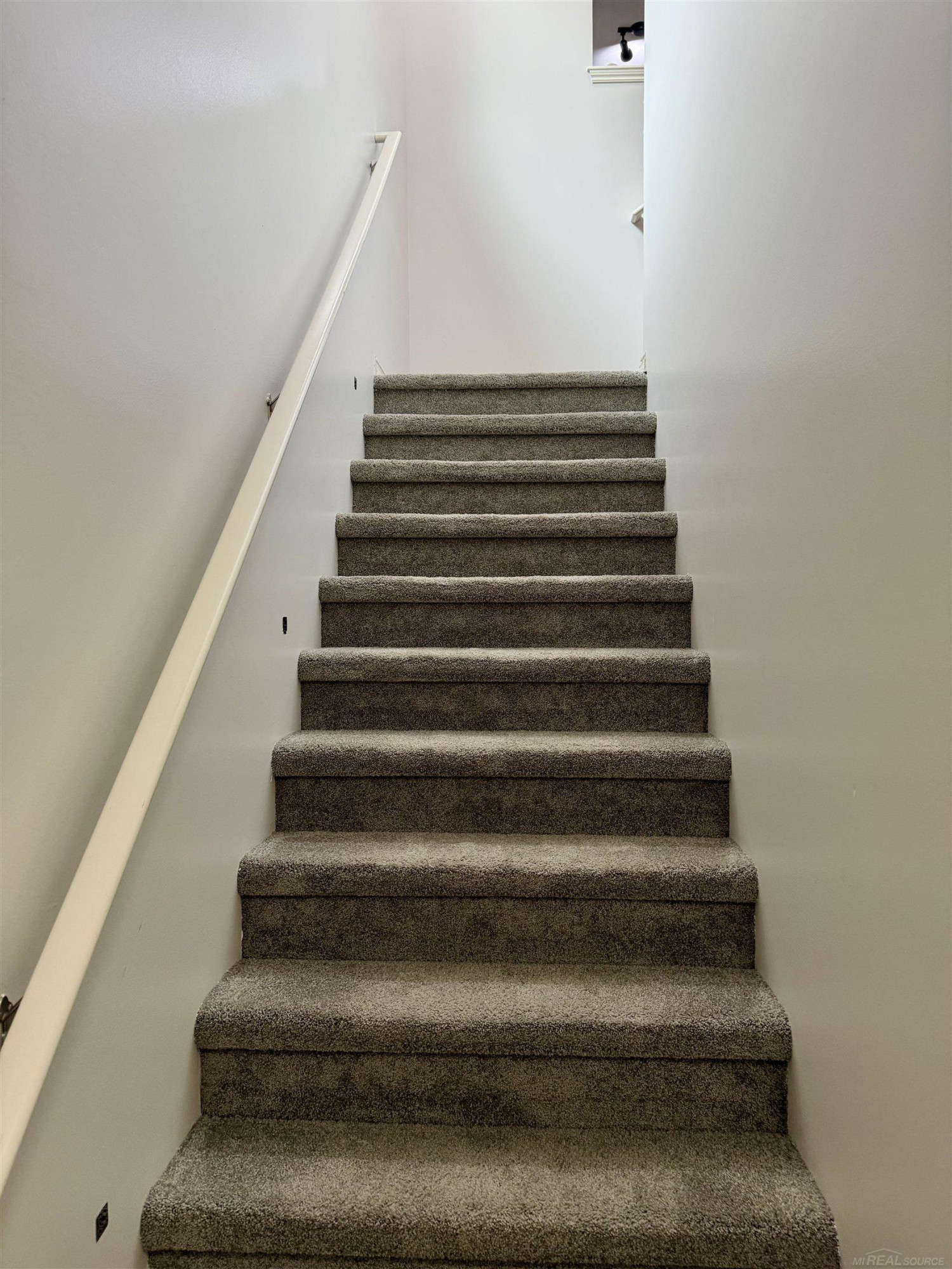 7013 Boulder Pointe Drive, Washington, MI — Photo 24