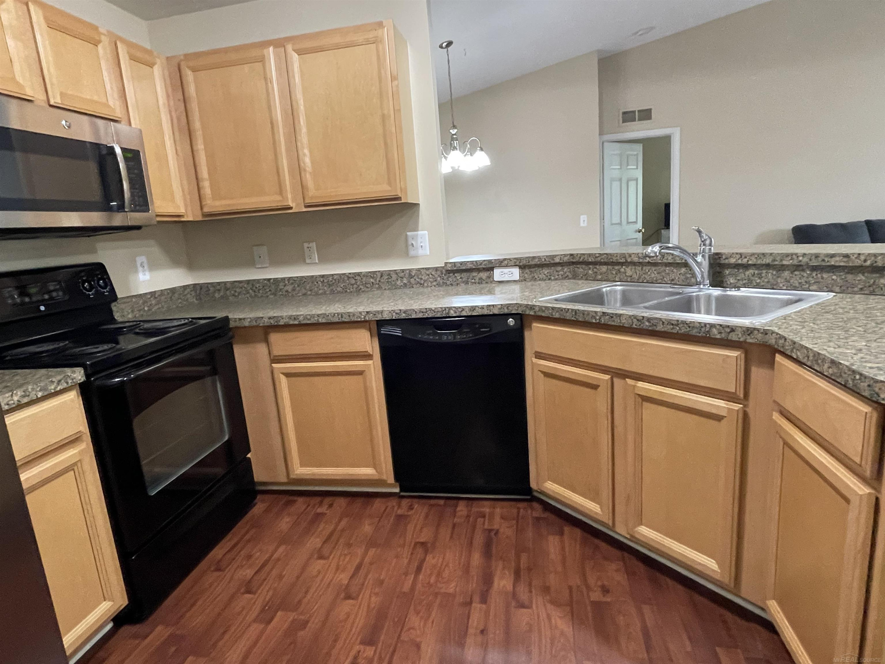 15336 Yale Drive, Unit 227, Clinton Twp, MI 48038 — Photo 7