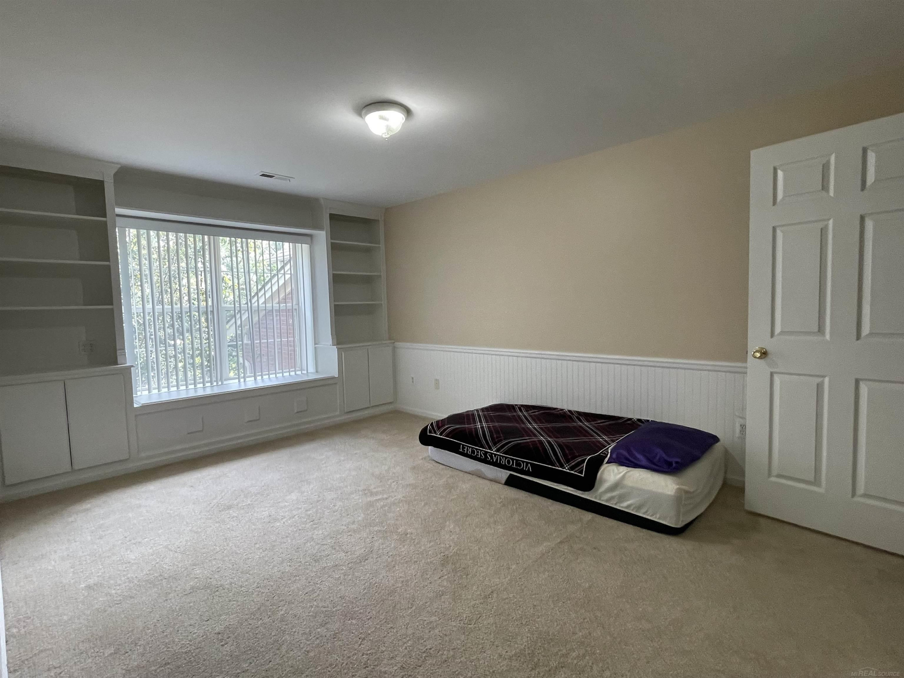 15336 Yale Drive, Unit 227, Clinton Twp, MI 48038 — Photo 25