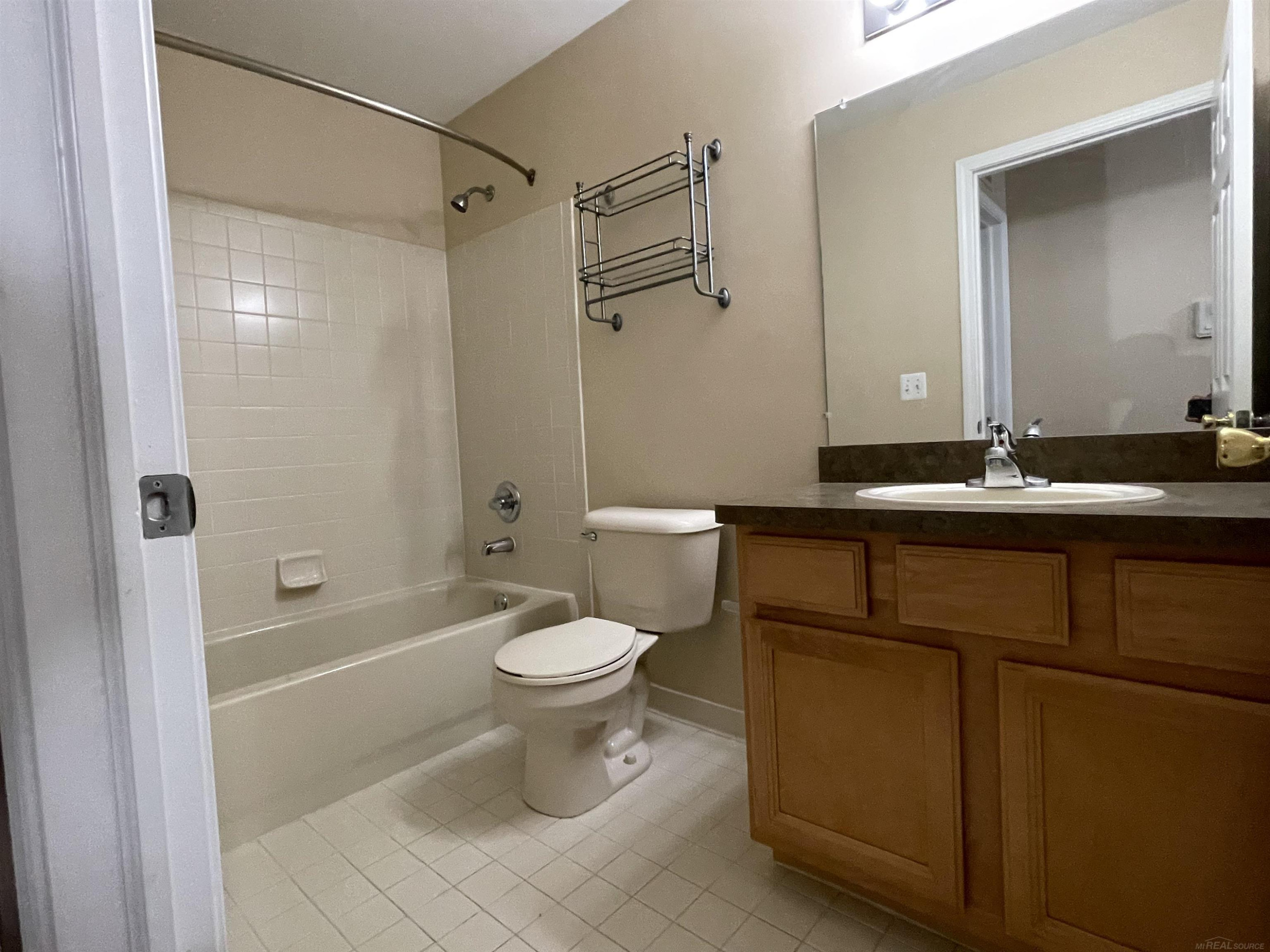 15336 Yale Drive, Unit 227, Clinton Twp, MI 48038 — Photo 27