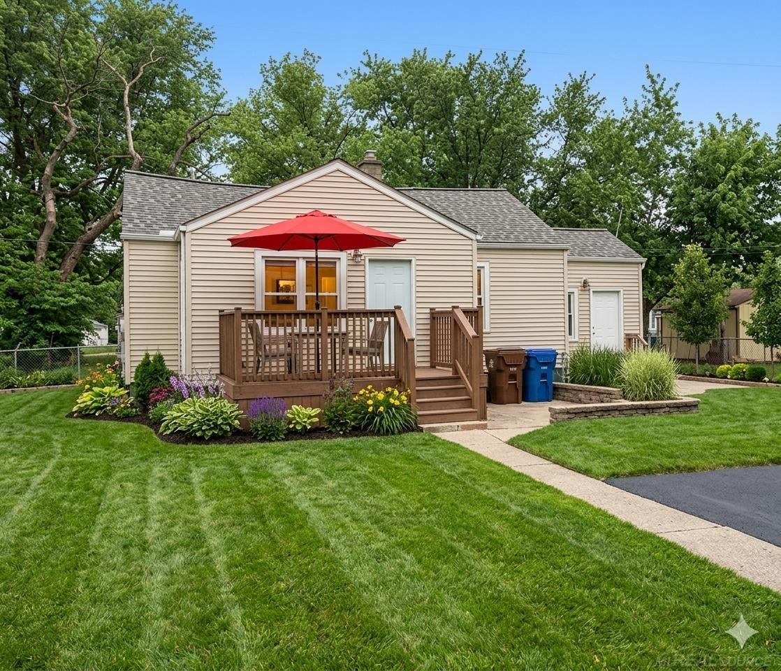 8275 Essex Avenue, Warren, MI 48089