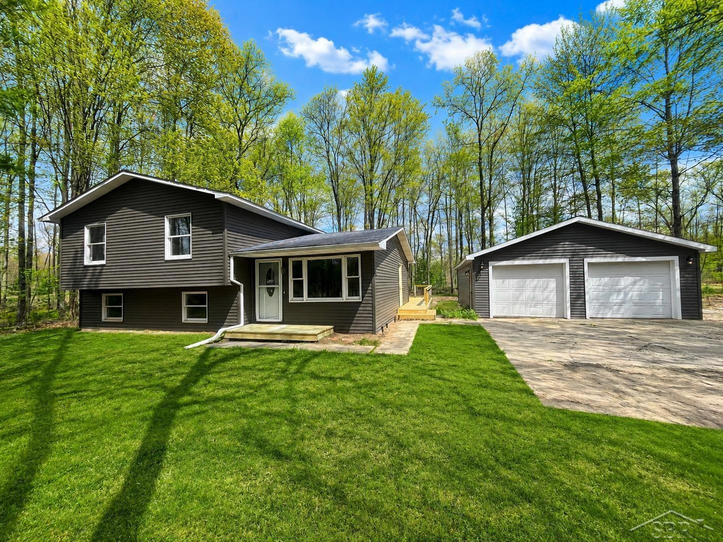 219 S Nine Mile Road, Midland, MI 48640