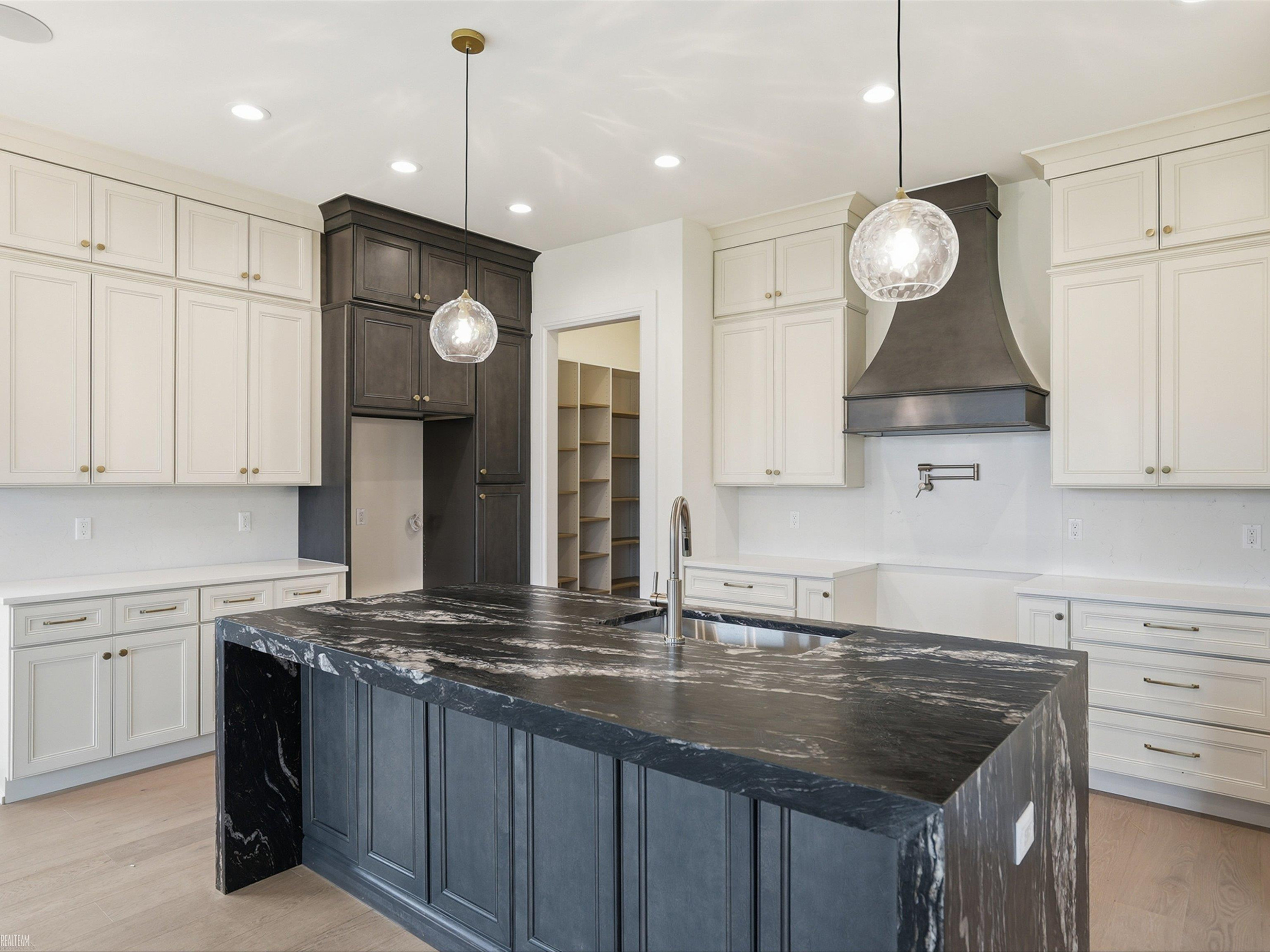 41225 Belvidere Street, MI — Photo 14