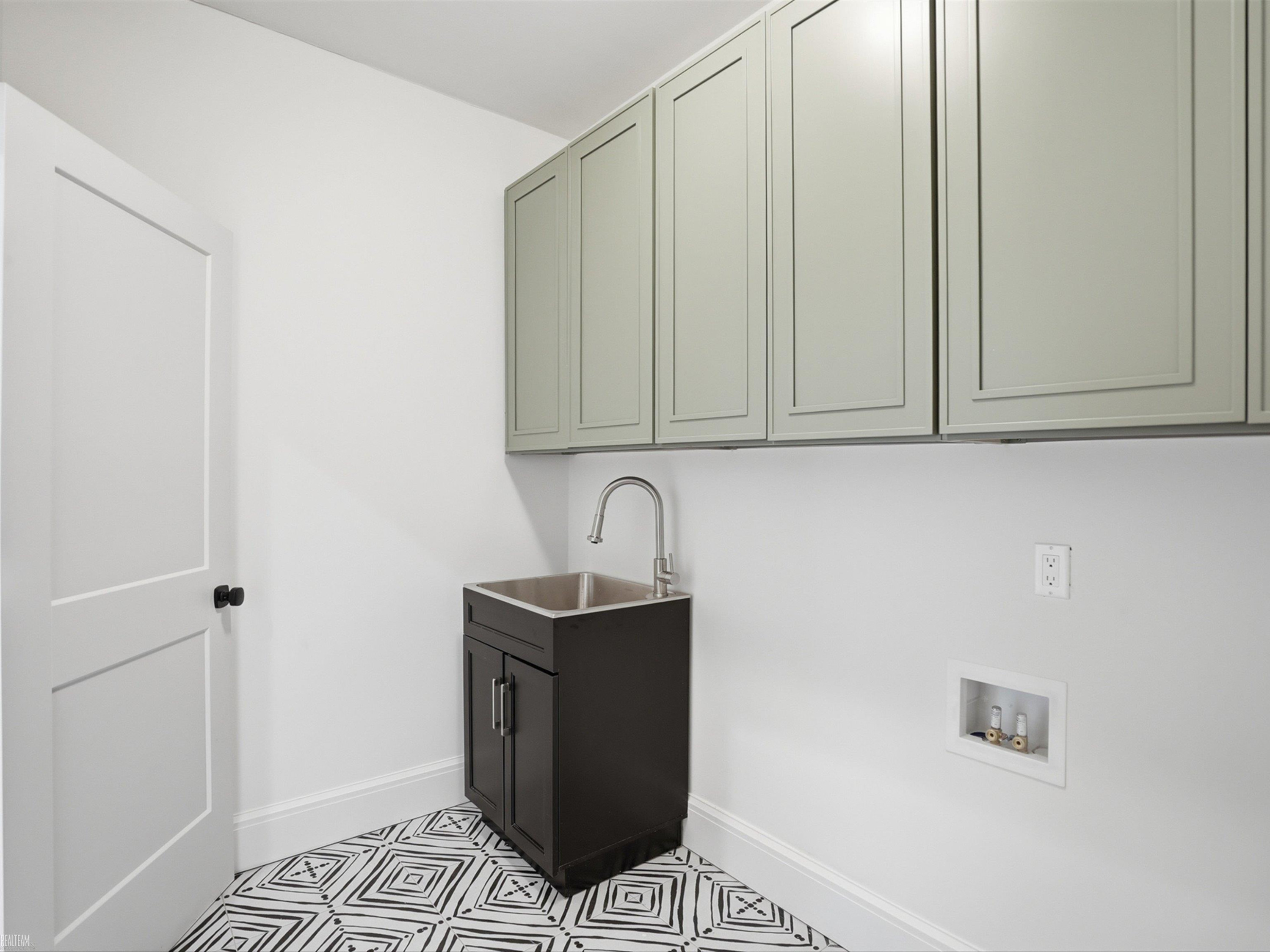 41225 Belvidere Street, MI — Photo 56