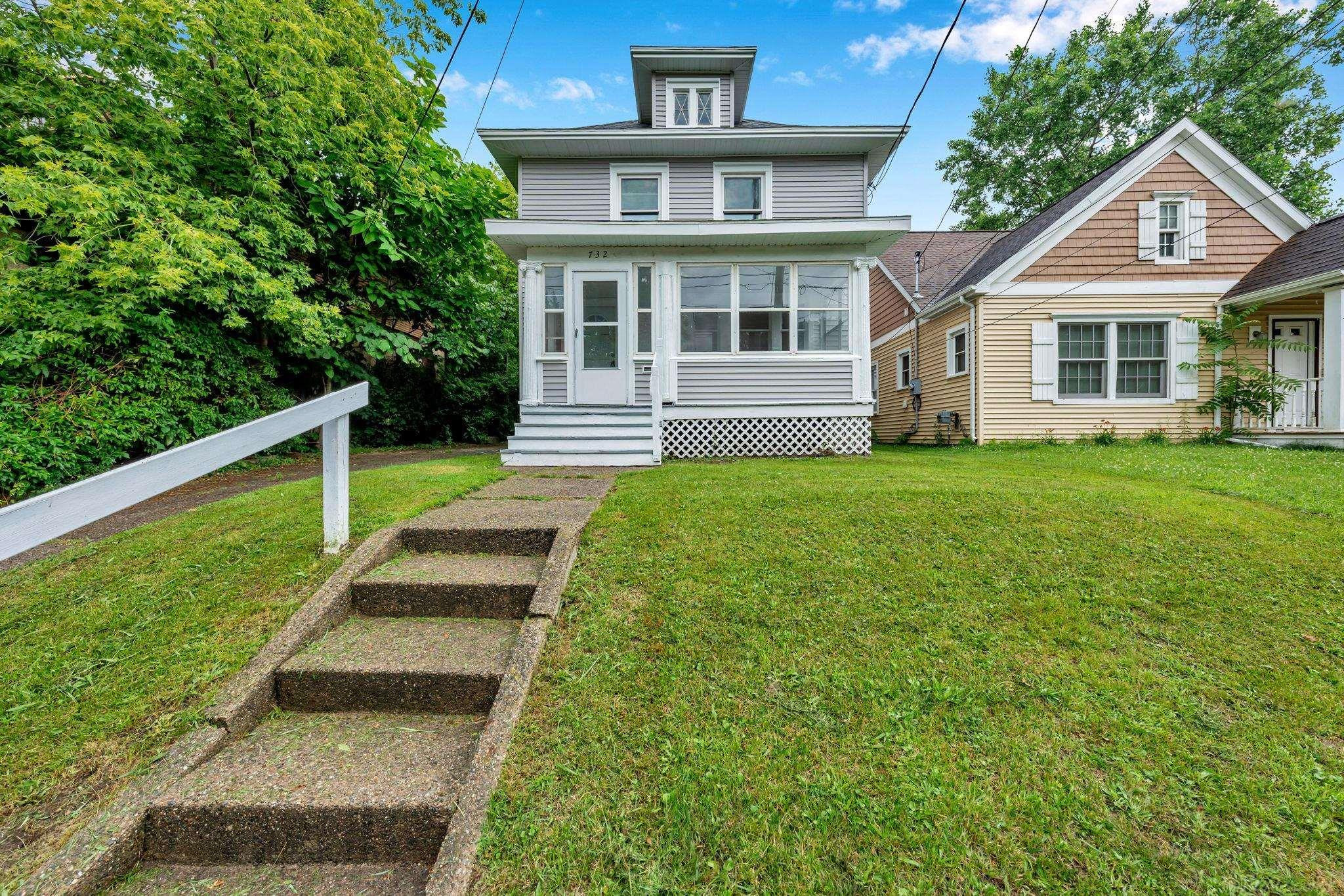 732 Chicago Avenue, Lansing, MI 48915 — front exterior
