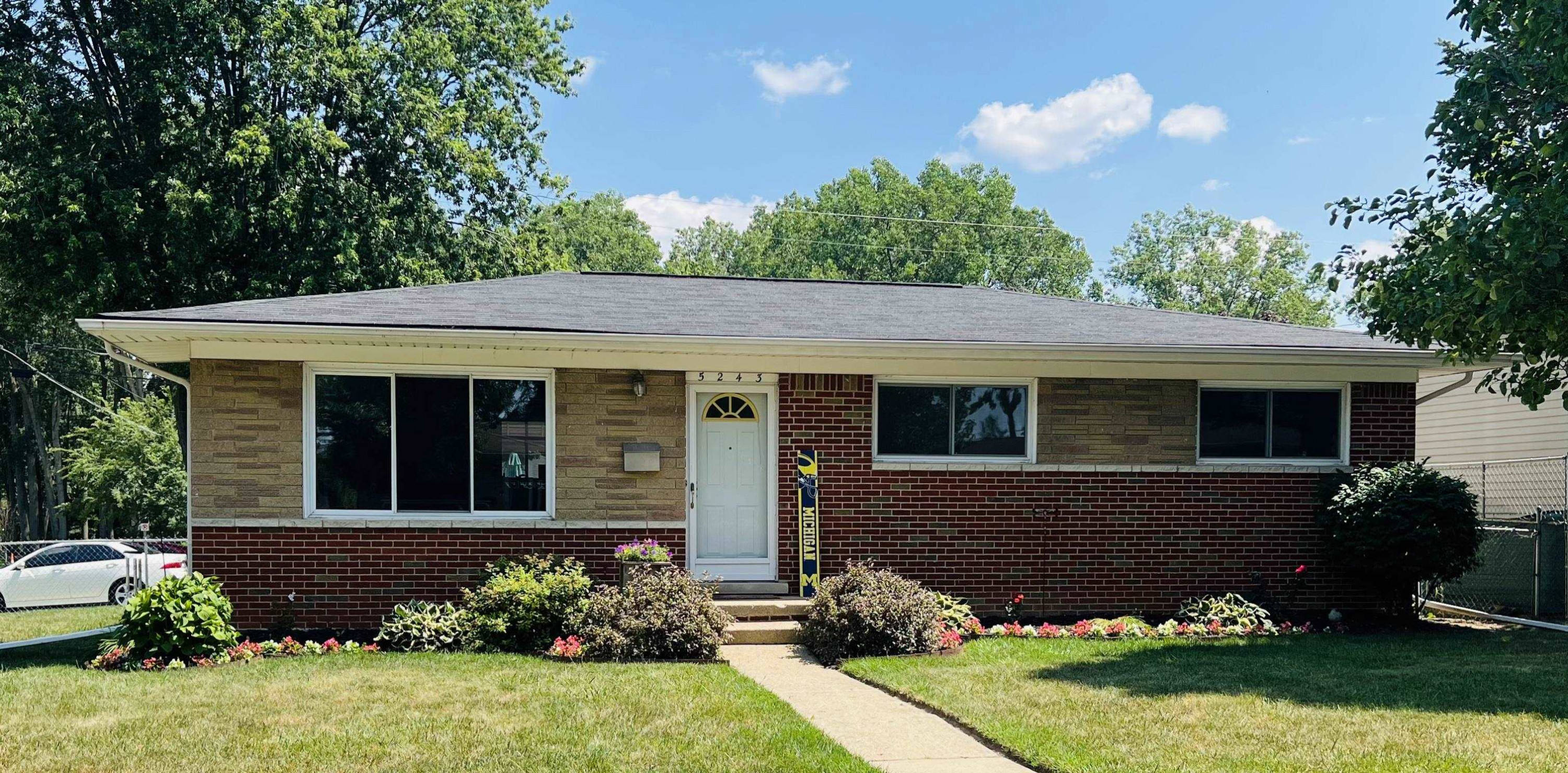 5243 Don Shenk Street, Swartz Creek, MI 48473 — front exterior