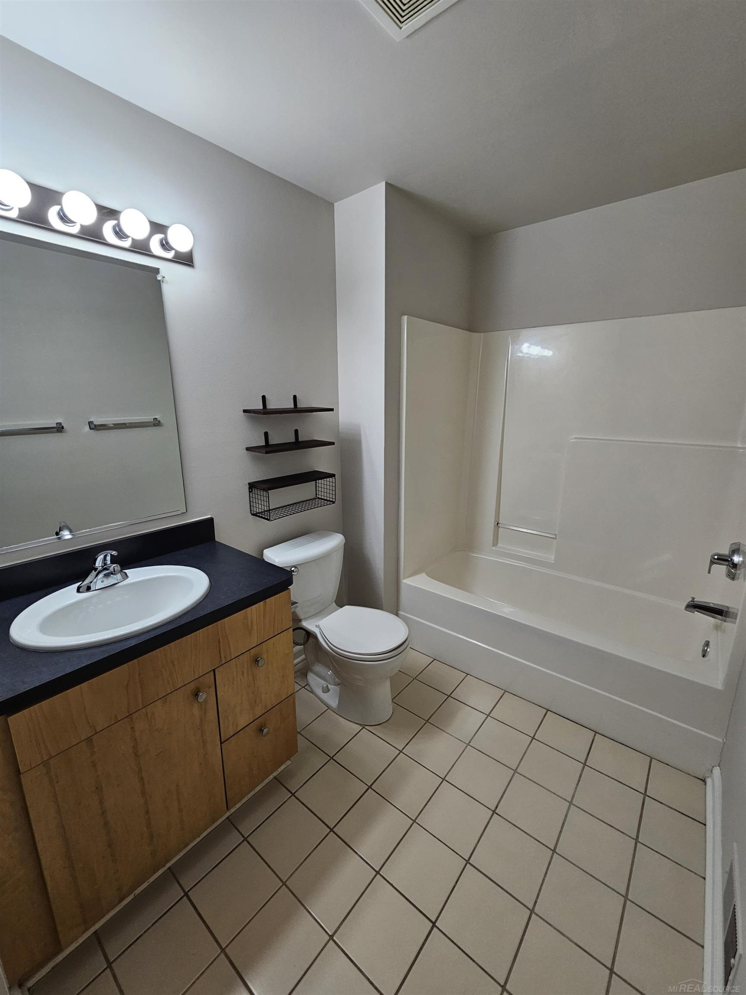 66 Clinton Street, 14, Mount Clemens, MI 48043 — Photo 31