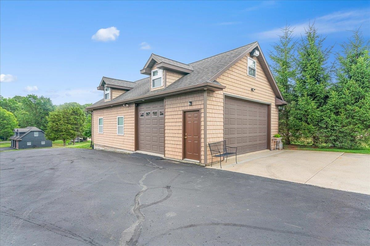 1851 N Chipman Road, Owosso, MI 48867 — Photo 23