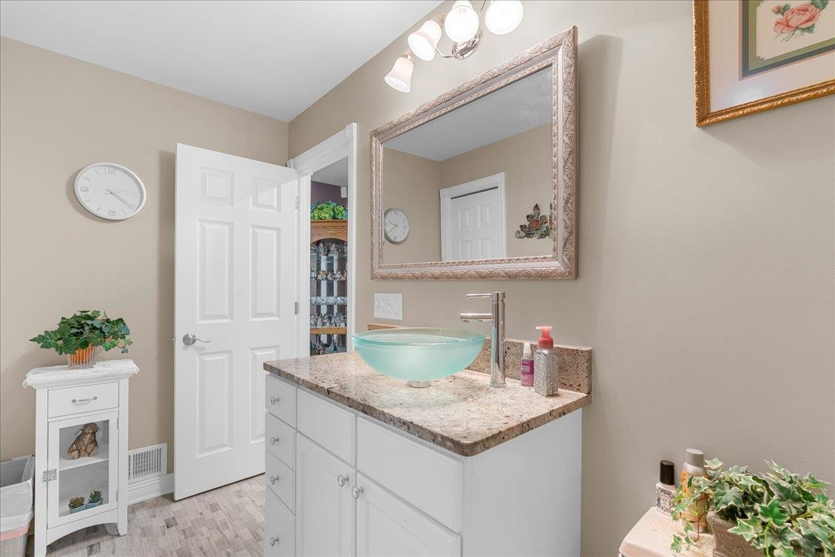 1851 N Chipman Road, Owosso, MI 48867 — Photo 92