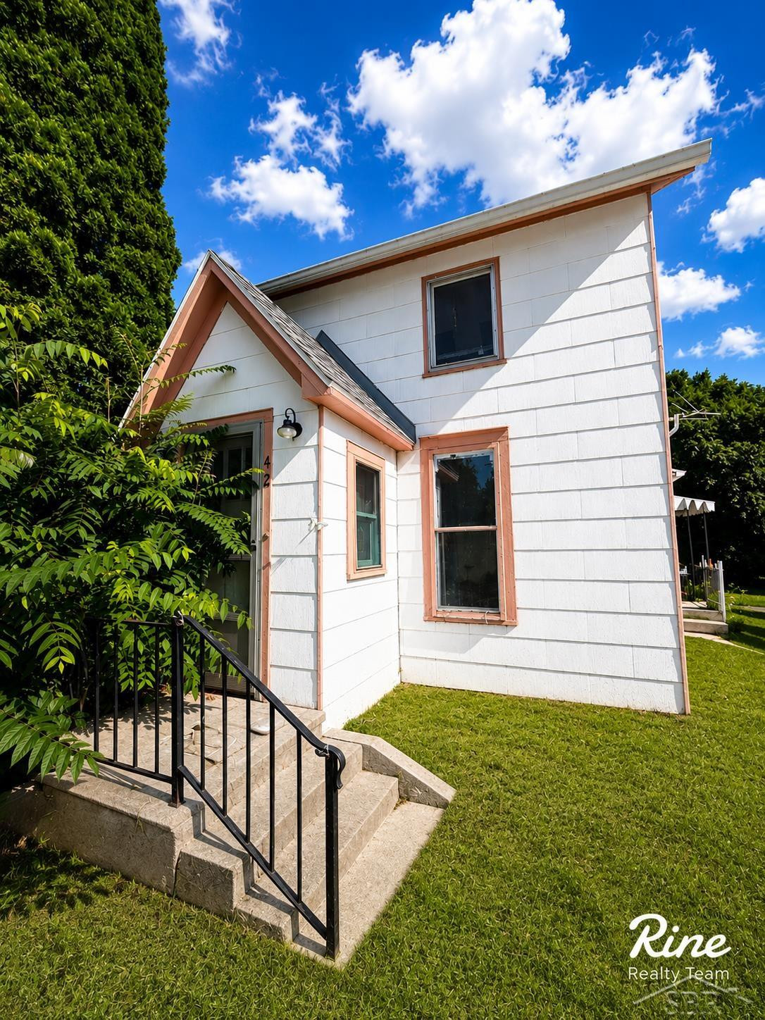 42 W Main Street, MI 48744 — Photo 2