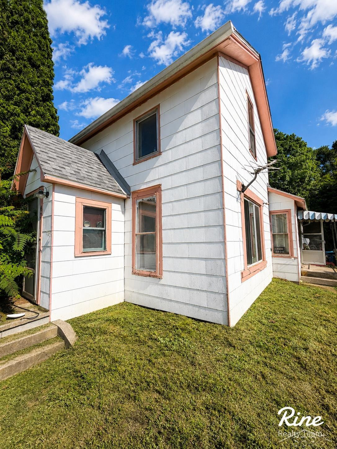 42 W Main Street, MI 48744 — Photo 3