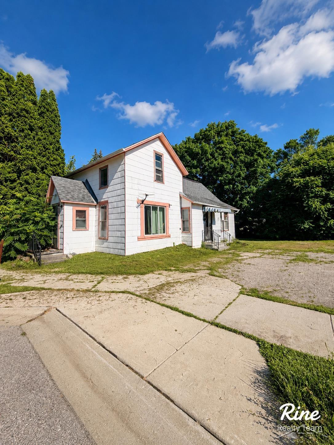 42 W Main Street, MI 48744 — Photo 4