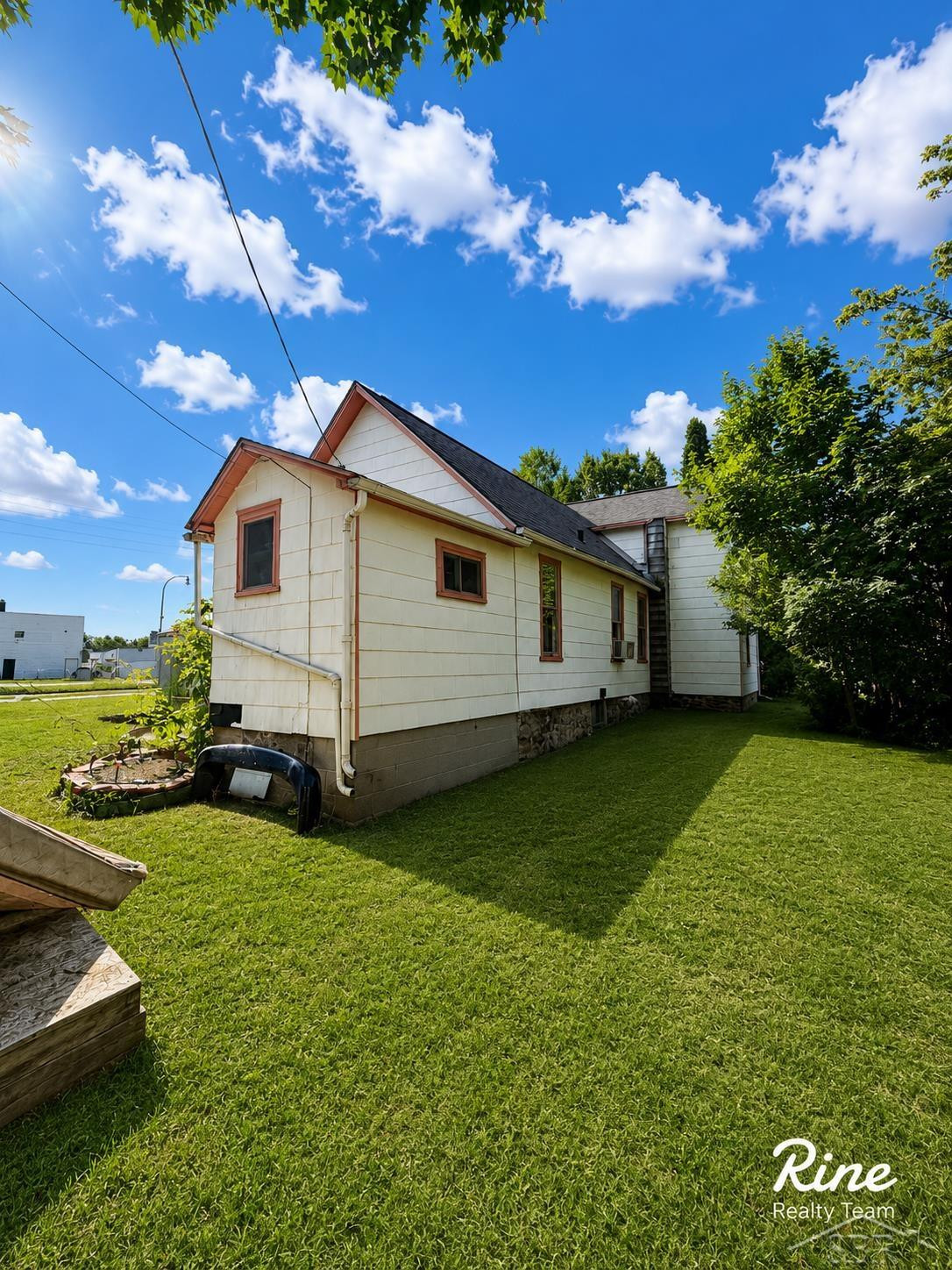42 W Main Street, MI 48744 — Photo 5