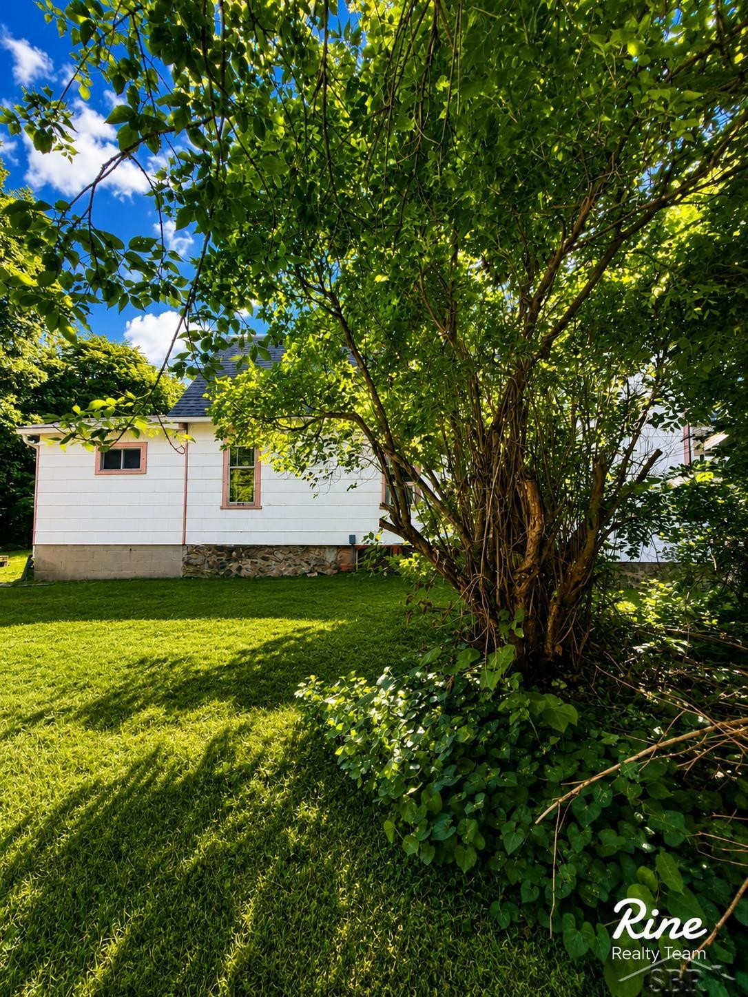 42 W Main Street, MI 48744 — Photo 8
