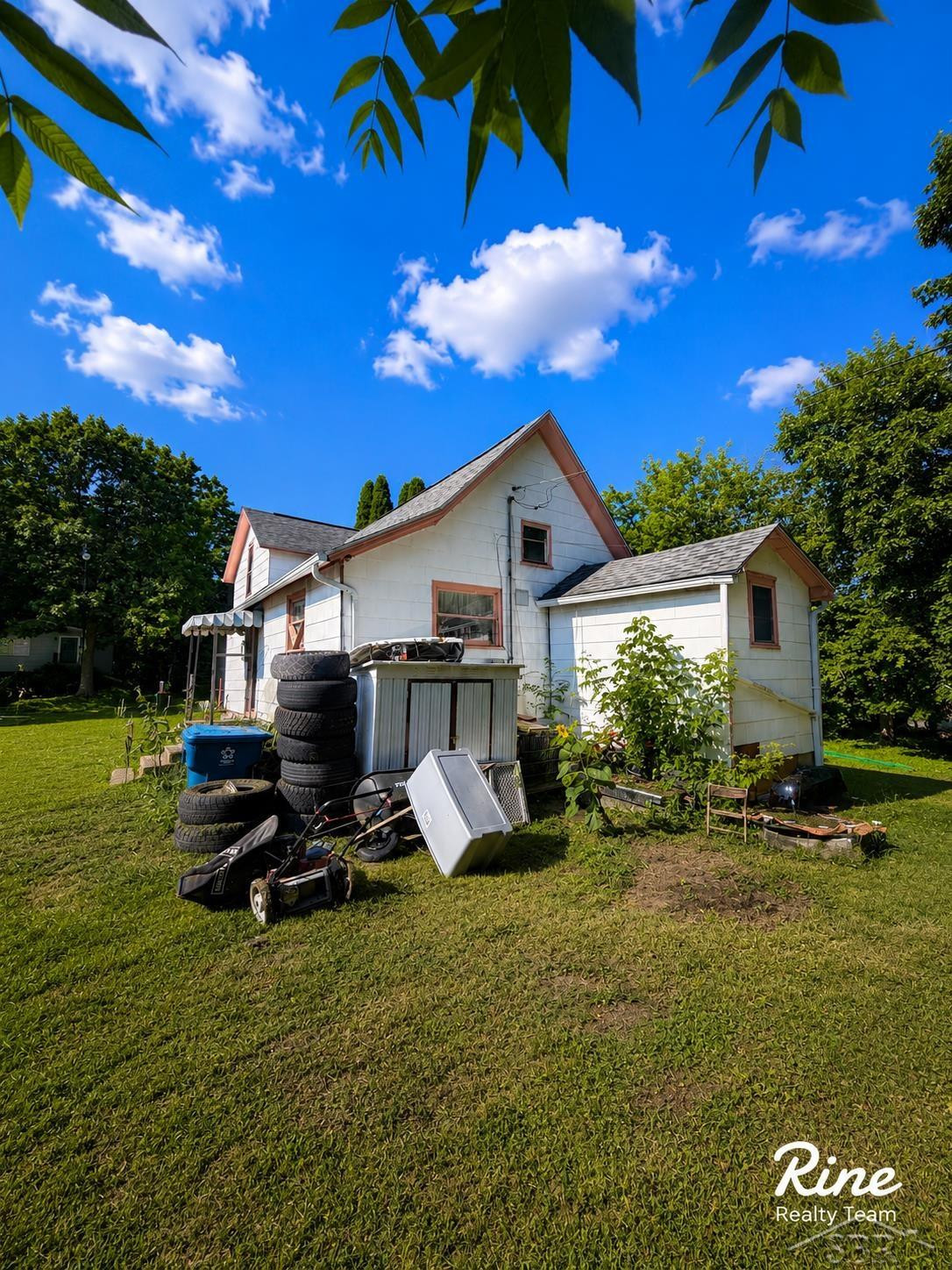 42 W Main Street, MI 48744 — Photo 9