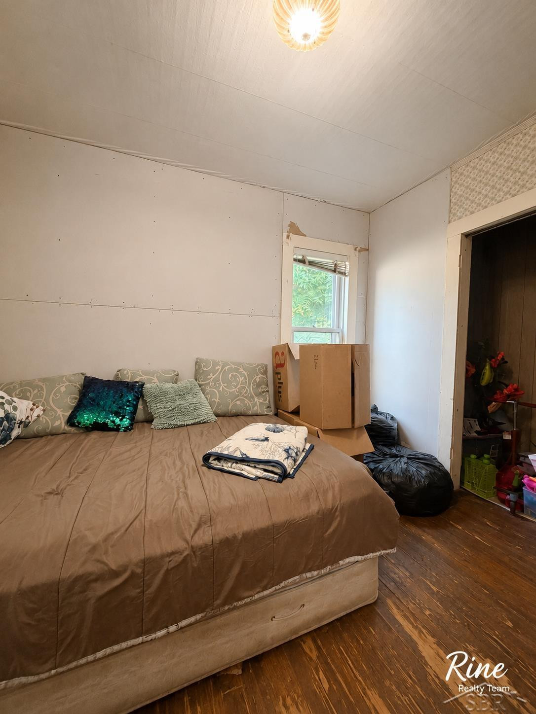 42 W Main Street, MI 48744 — Photo 25