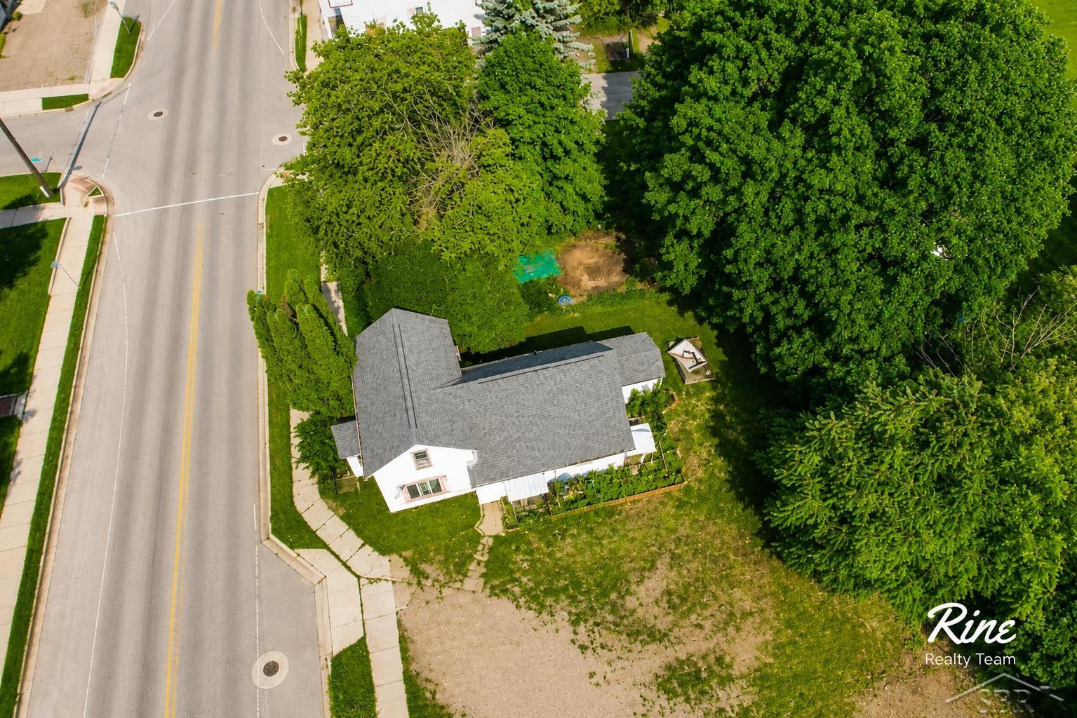 42 W Main Street, MI 48744 — Photo 32