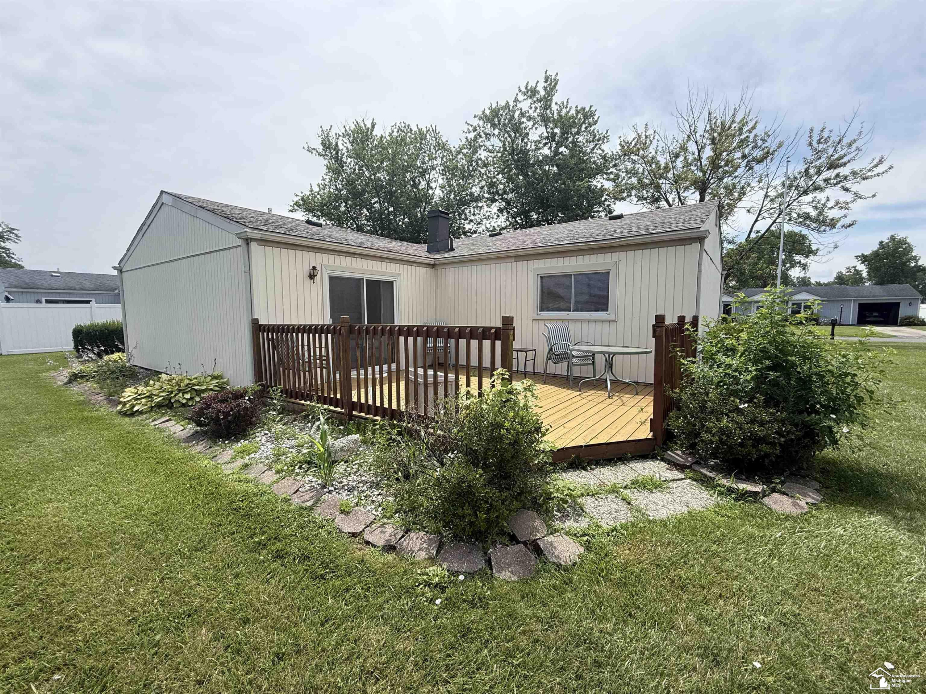 623 Leveque Circle, Carleton, MI 48117 — Photo 4