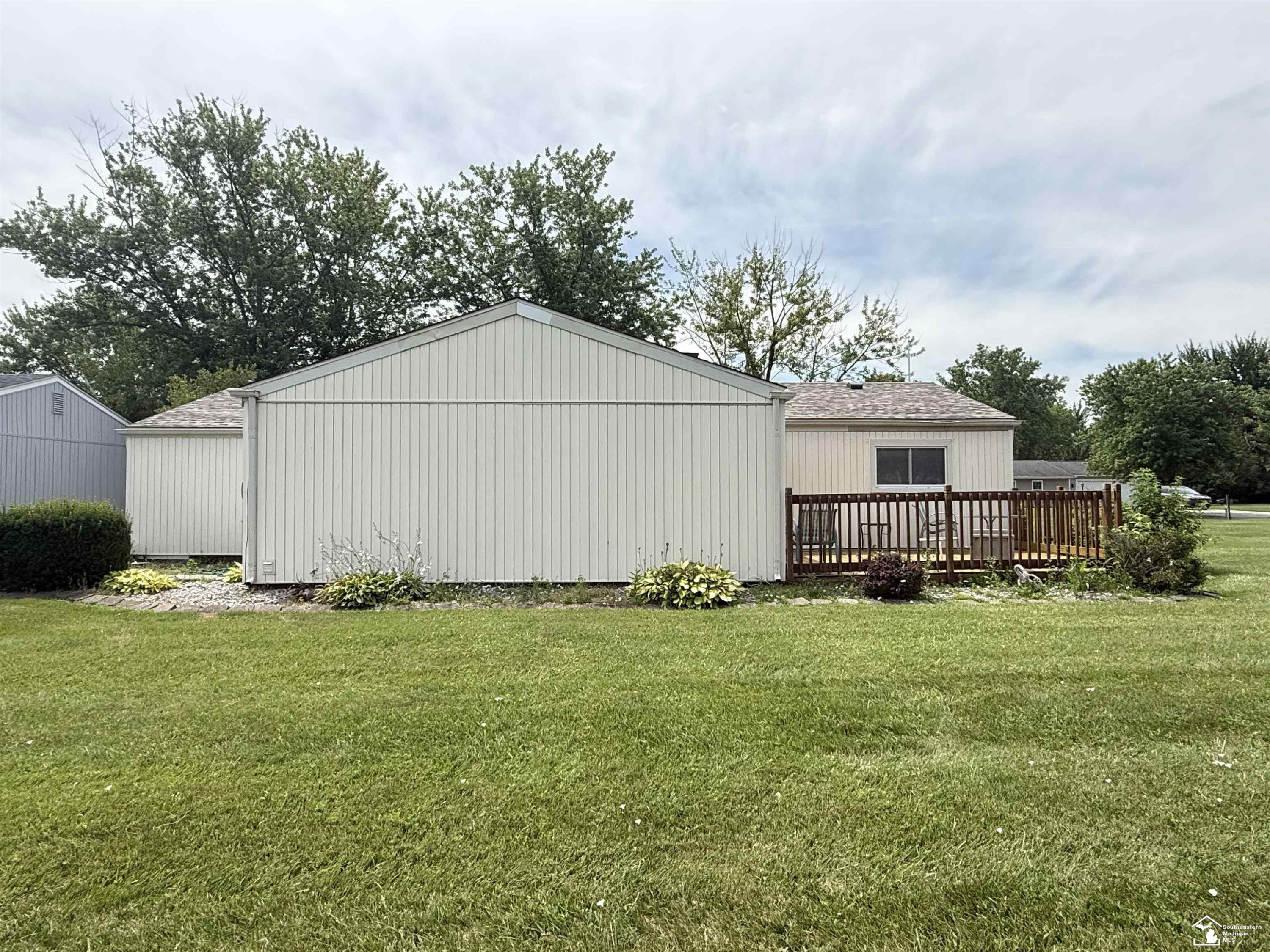 623 Leveque Circle, Carleton, MI 48117 — Photo 9