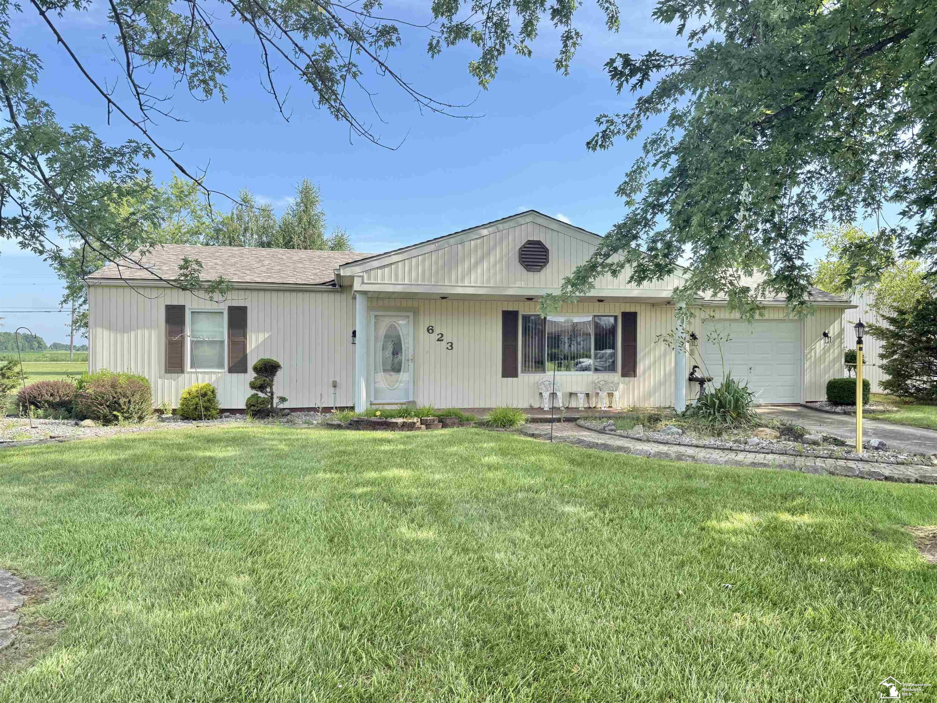 623 Leveque Circle, Carleton, MI 48117 — Photo 20