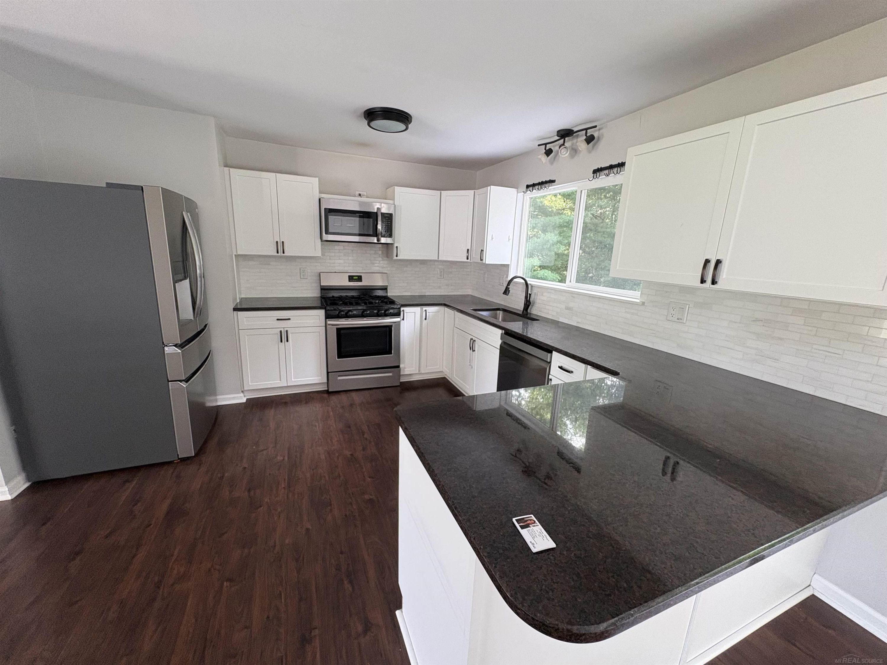 3587 Keewahdin Road, MI — Photo 3