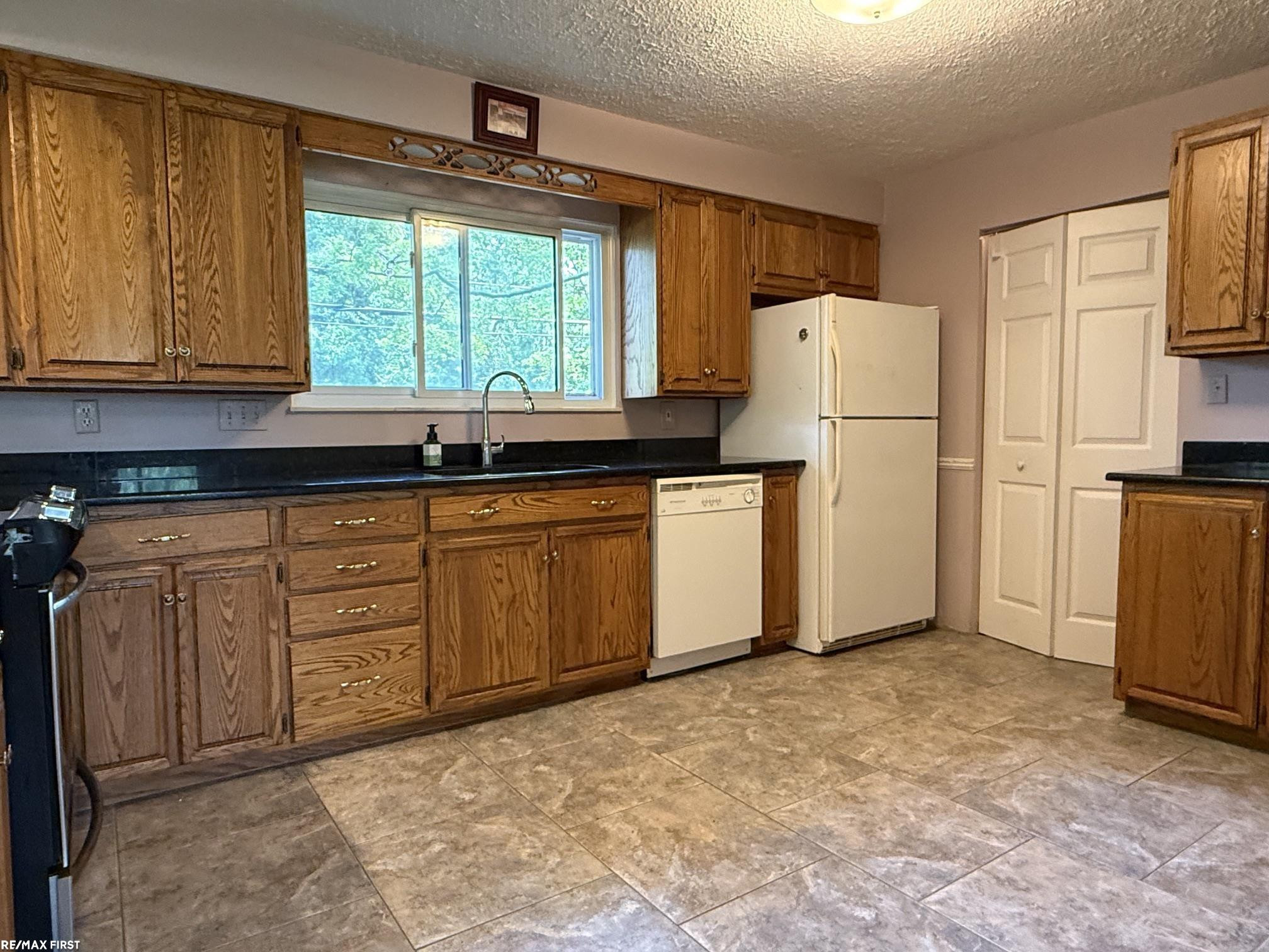 51500 Ashley Street, New Baltimore, MI 48047 — Photo 11