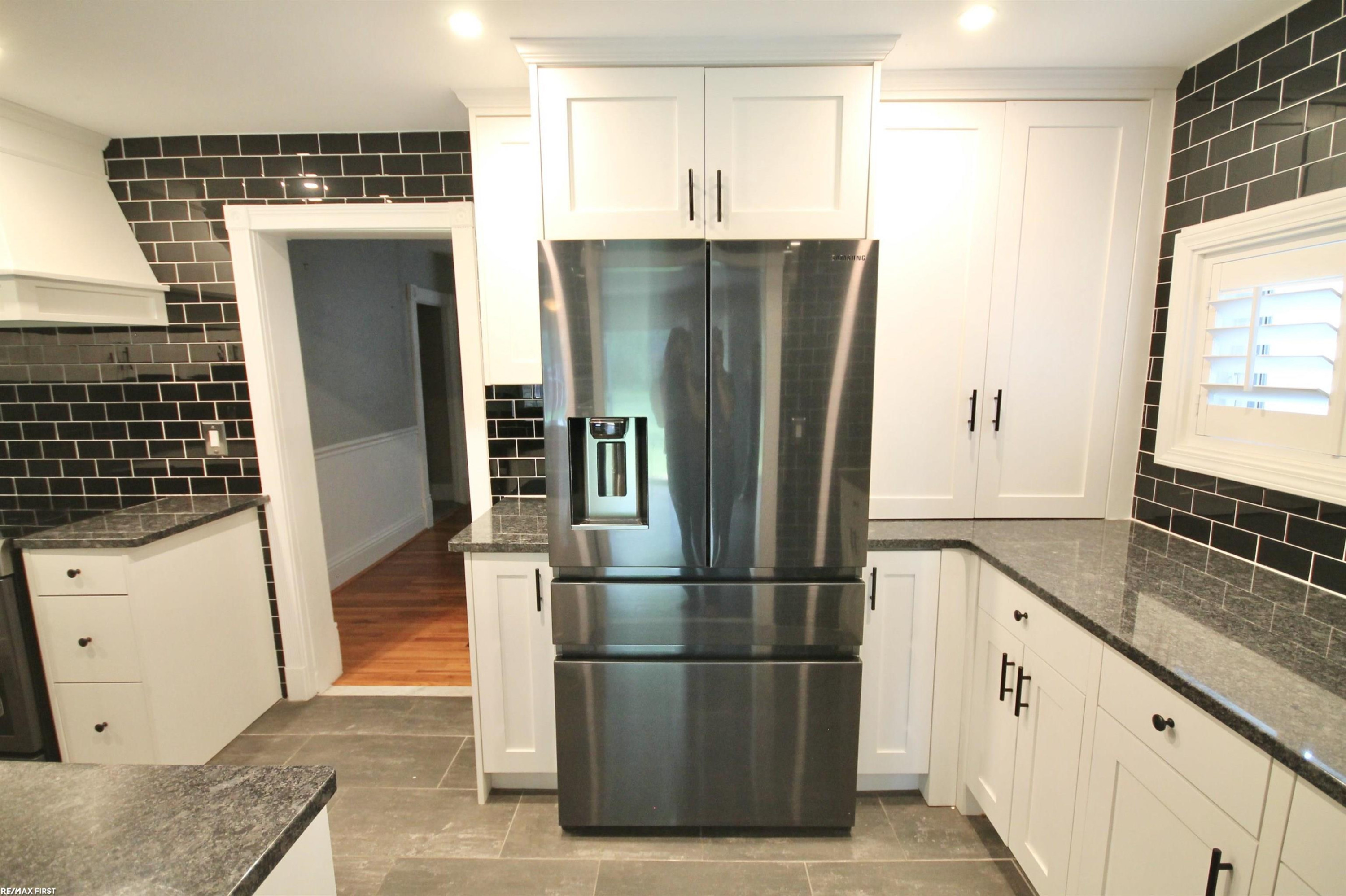 48 W Burdick Street, Oxford, MI 48371 — Photo 3