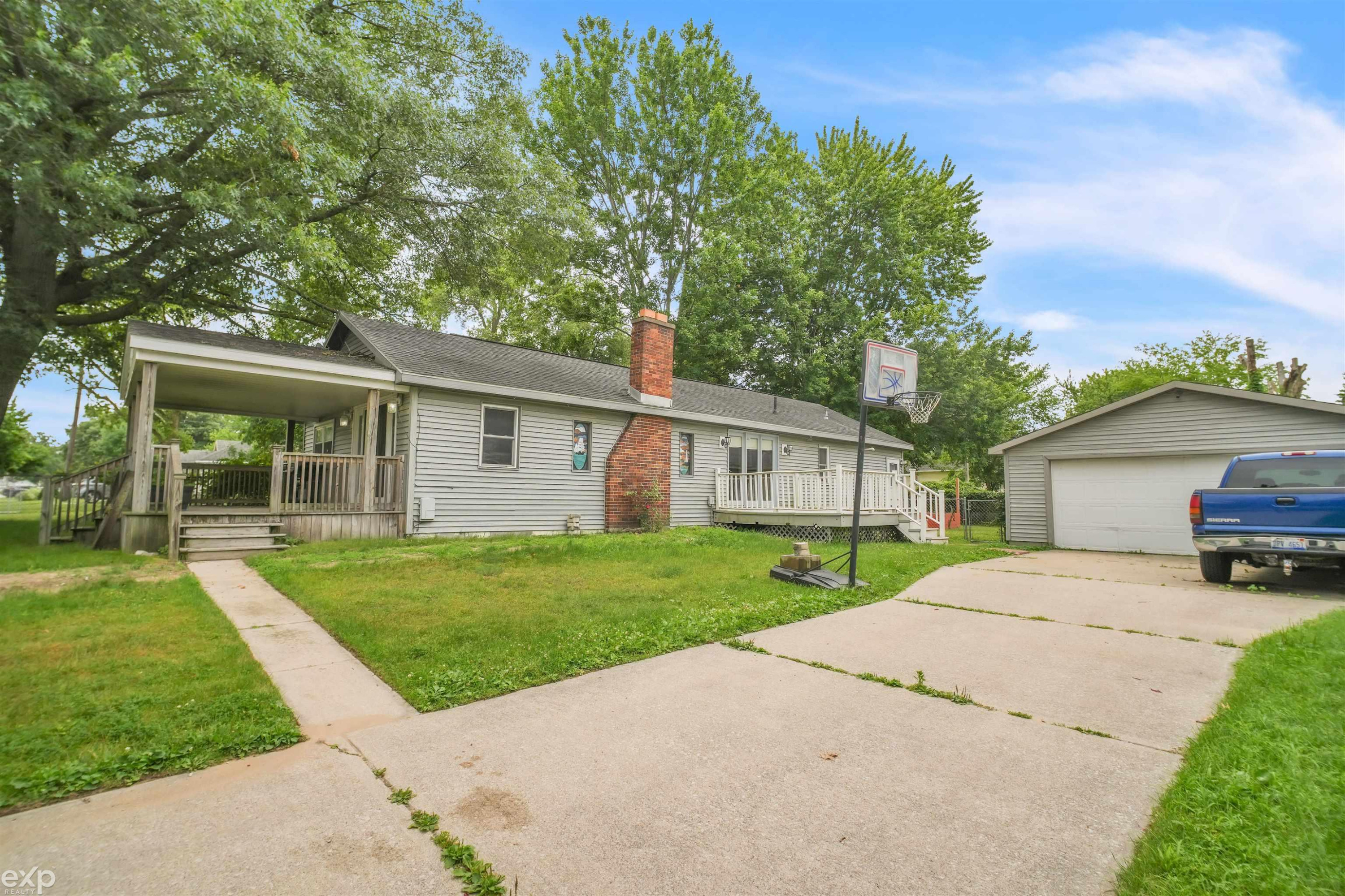 702 Bay Road, Bay City, MI 48706 — Photo 2
