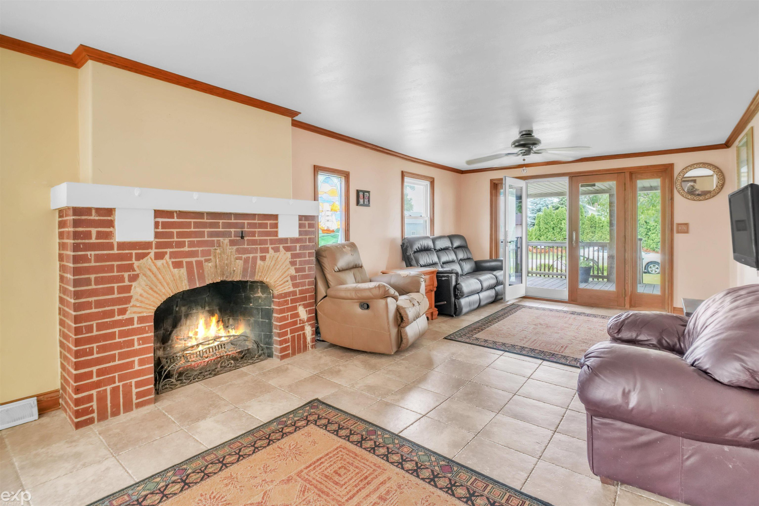 702 Bay Road, Bay City, MI 48706 — Photo 8