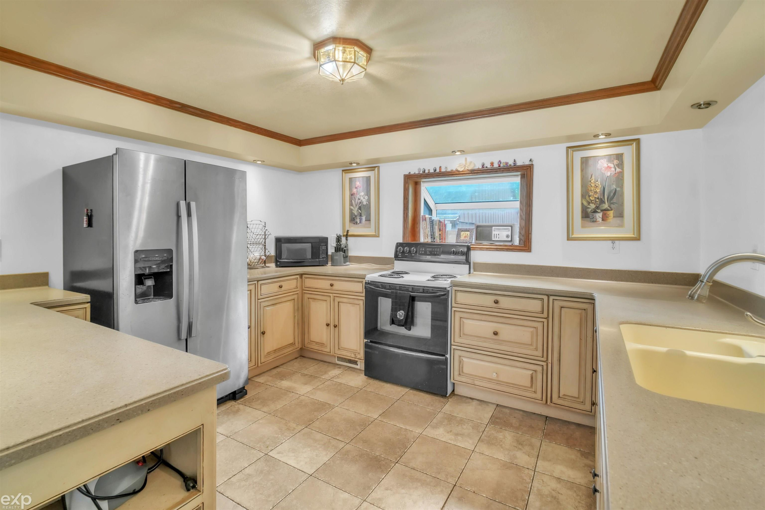 702 Bay Road, Bay City, MI 48706 — Photo 11