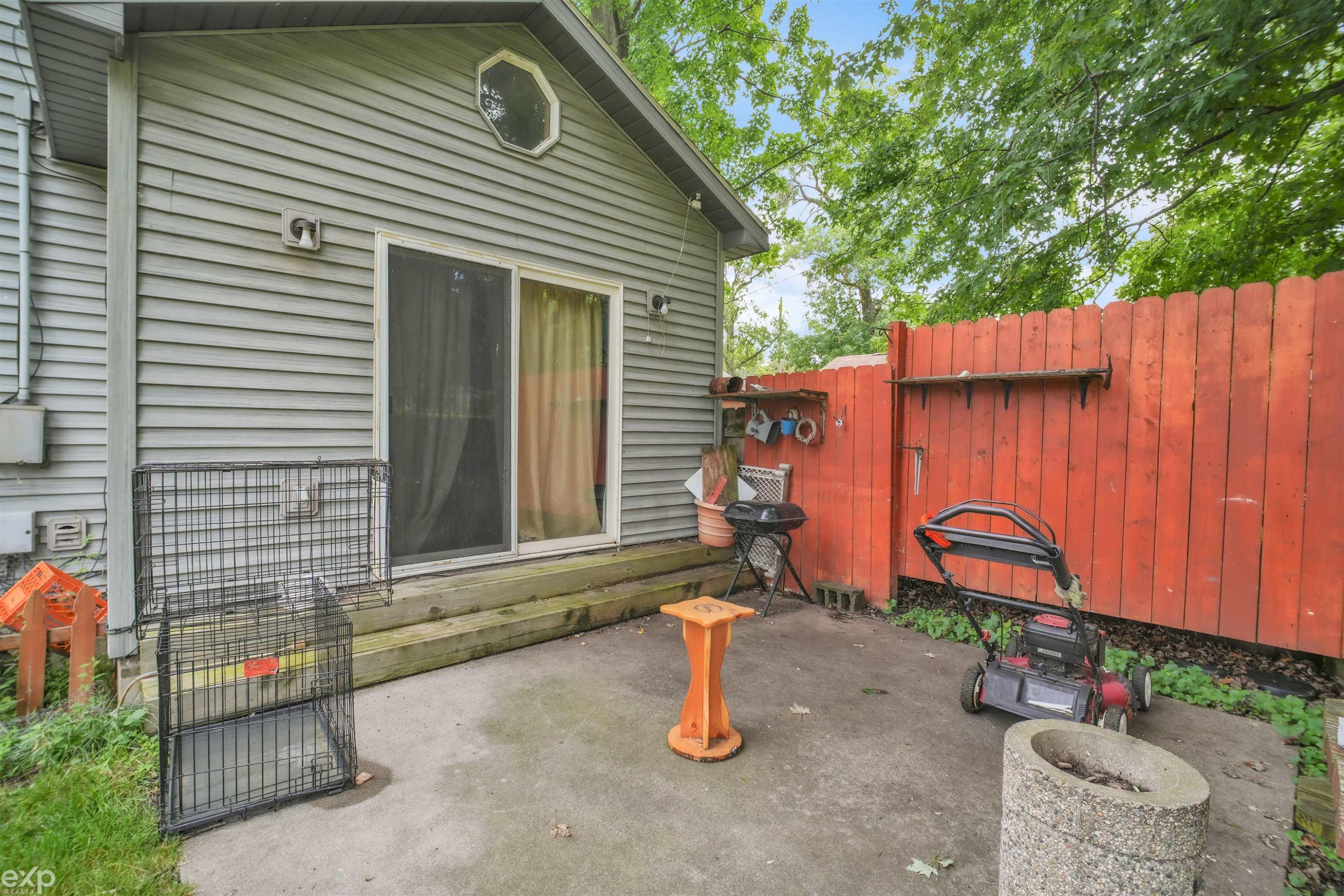 702 Bay Road, Bay City, MI 48706 — Photo 24